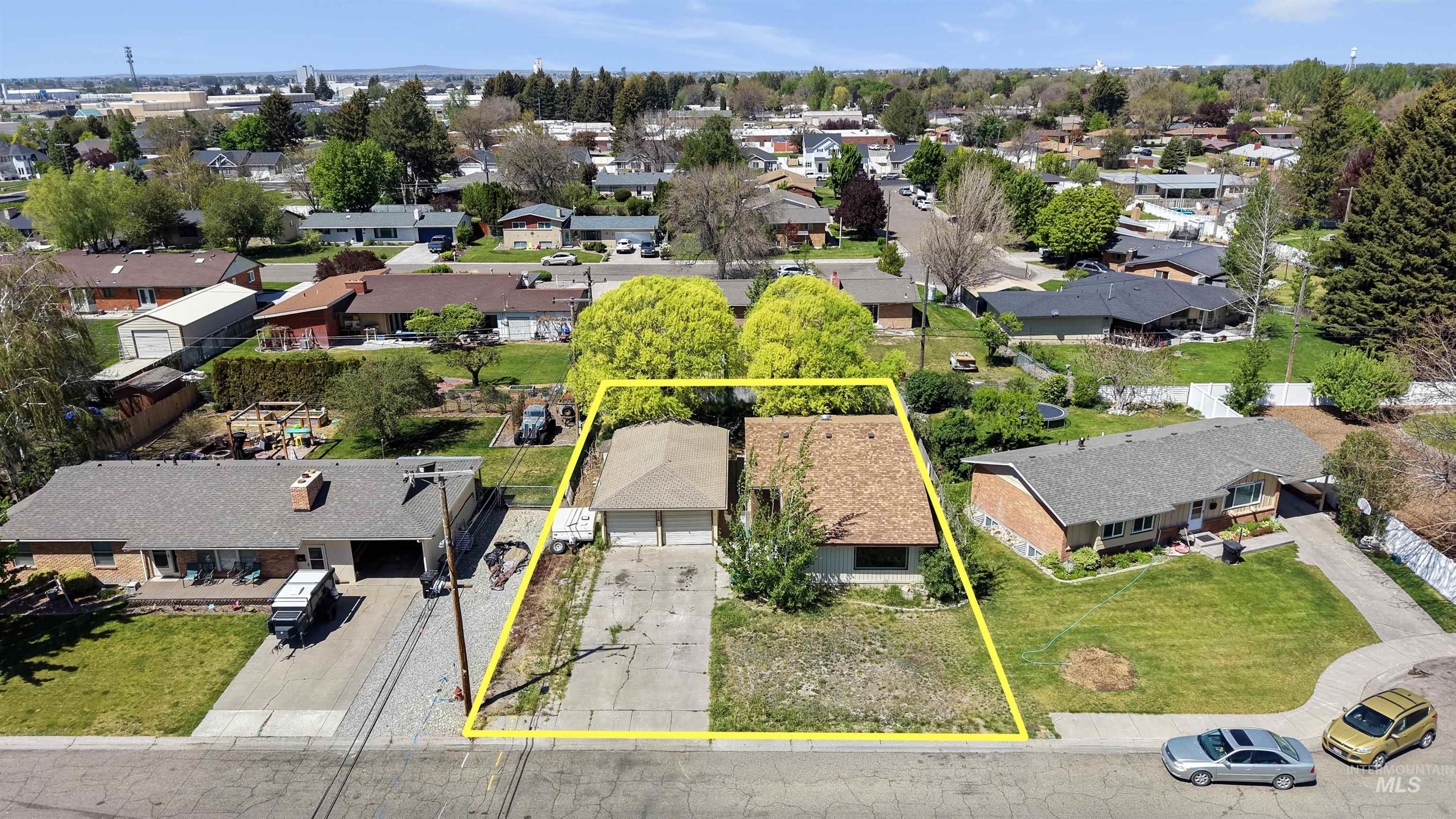 724 Fairmont St, Burley, Idaho 83318, 2 Bedrooms, 2 Bathrooms, Residential For Sale, Price $330,000, 98984919