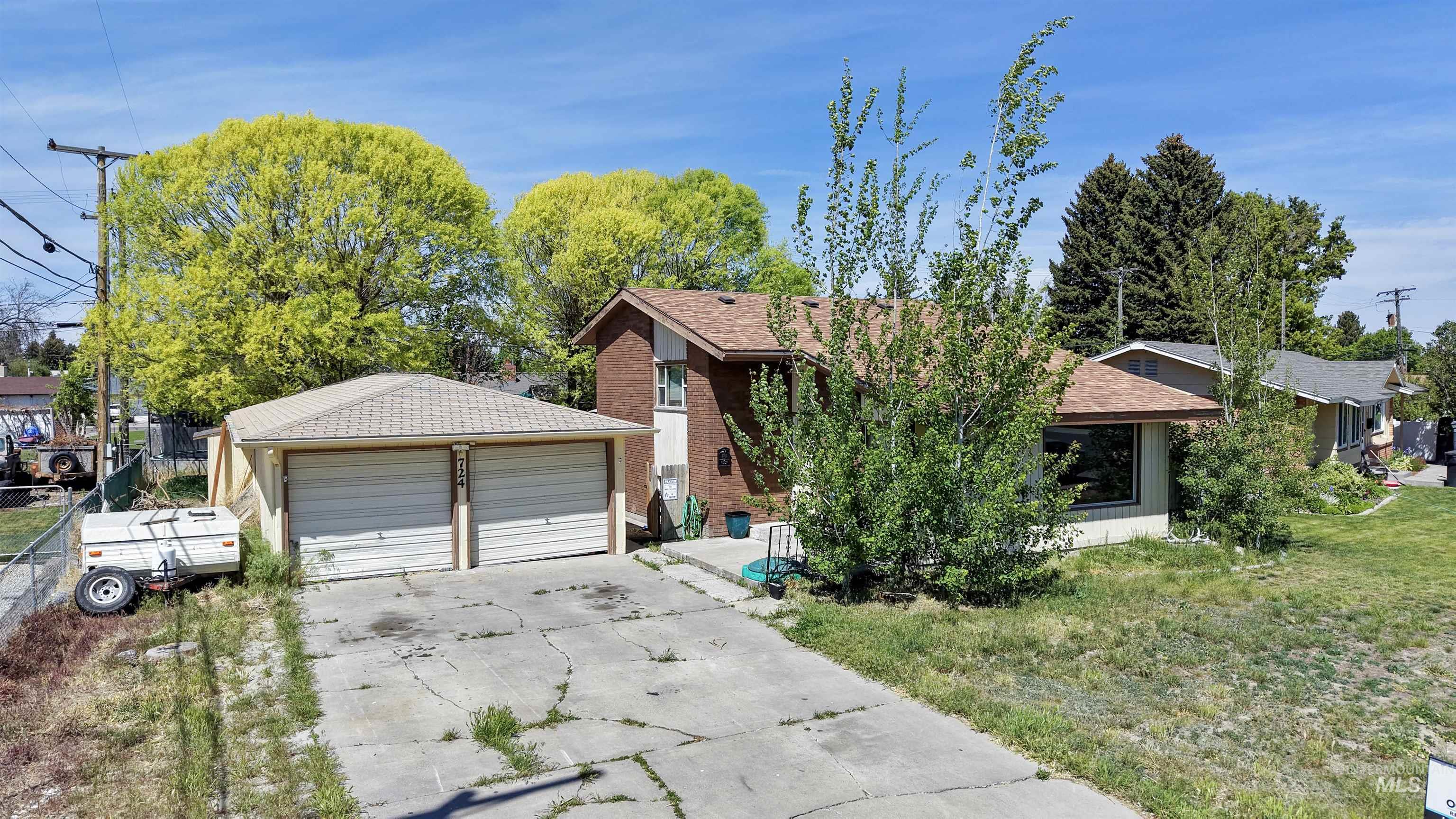 724 Fairmont St, Burley, Idaho 83318, 2 Bedrooms, 2 Bathrooms, Residential For Sale, Price $330,000, 98984919