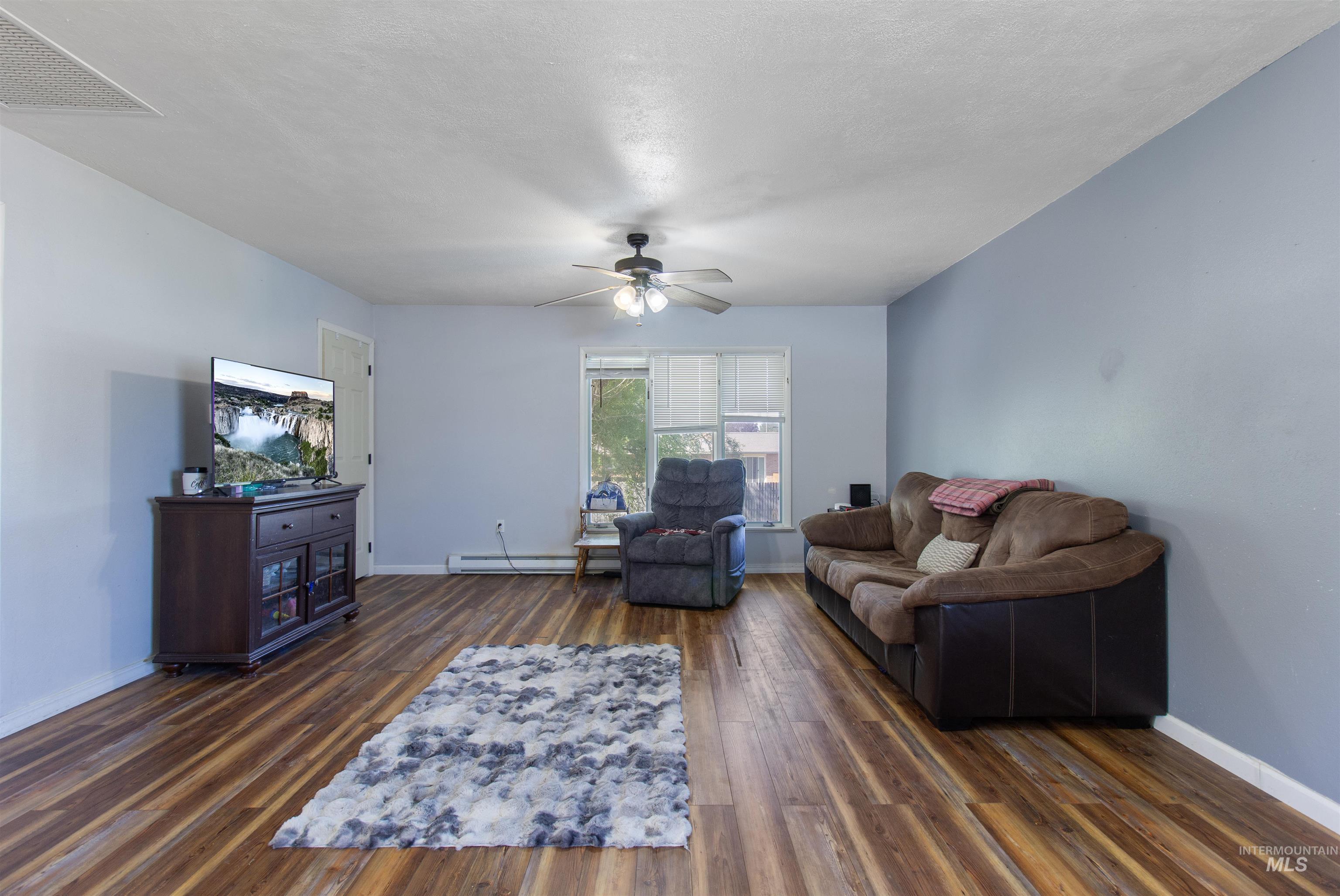724 Fairmont St, Burley, Idaho 83318, 2 Bedrooms, 2 Bathrooms, Residential For Sale, Price $330,000,MLS 98984919