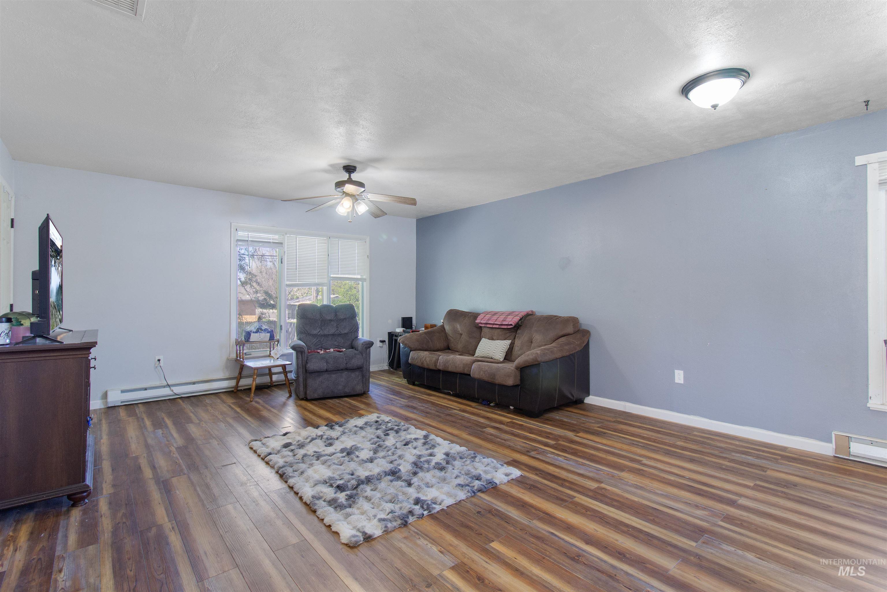 724 Fairmont St, Burley, Idaho 83318, 2 Bedrooms, 2 Bathrooms, Residential For Sale, Price $315,000, 98984919