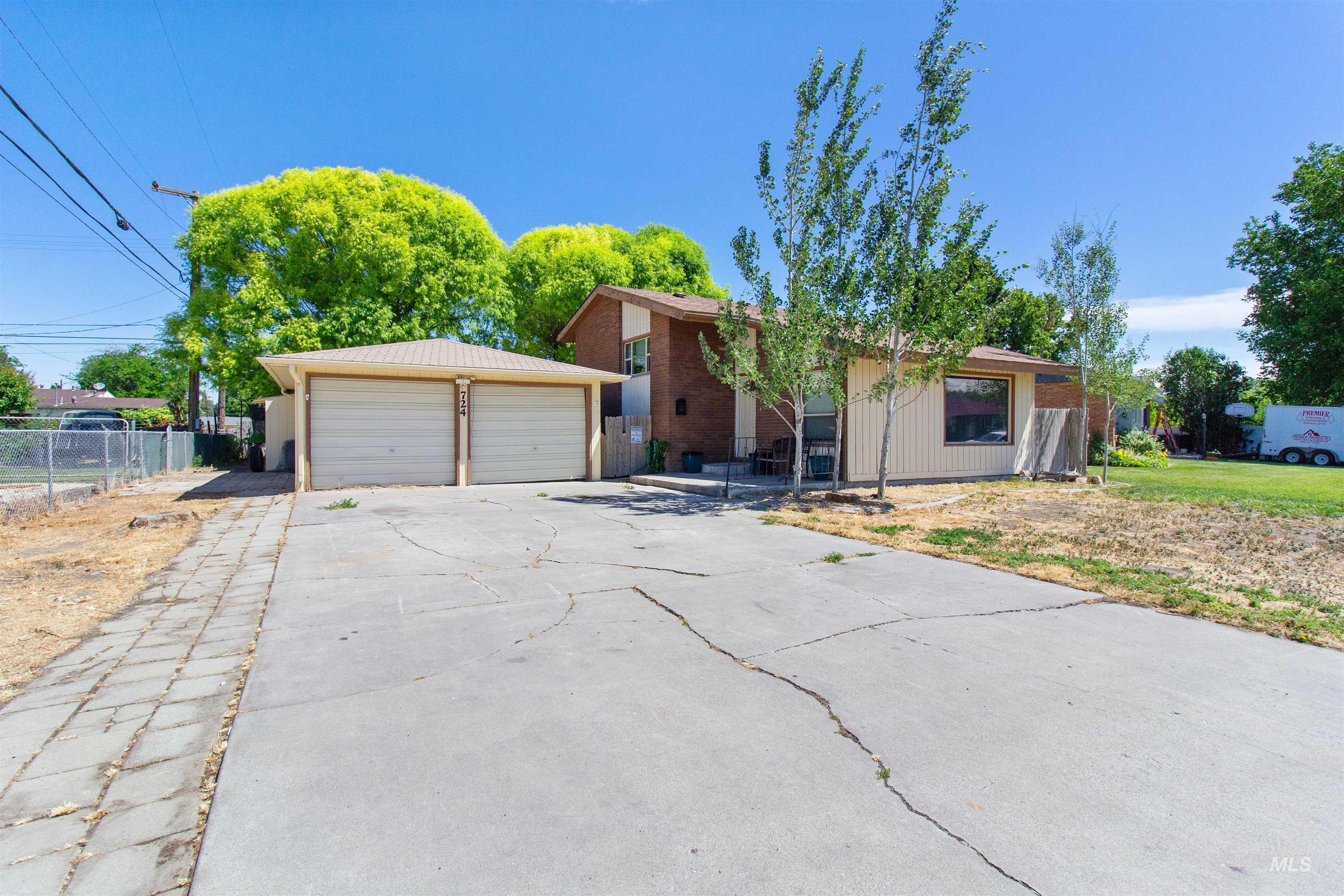 724 Fairmont St, Burley, Idaho 83318, 2 Bedrooms, 2 Bathrooms, Residential For Sale, Price $315,000, 98984919