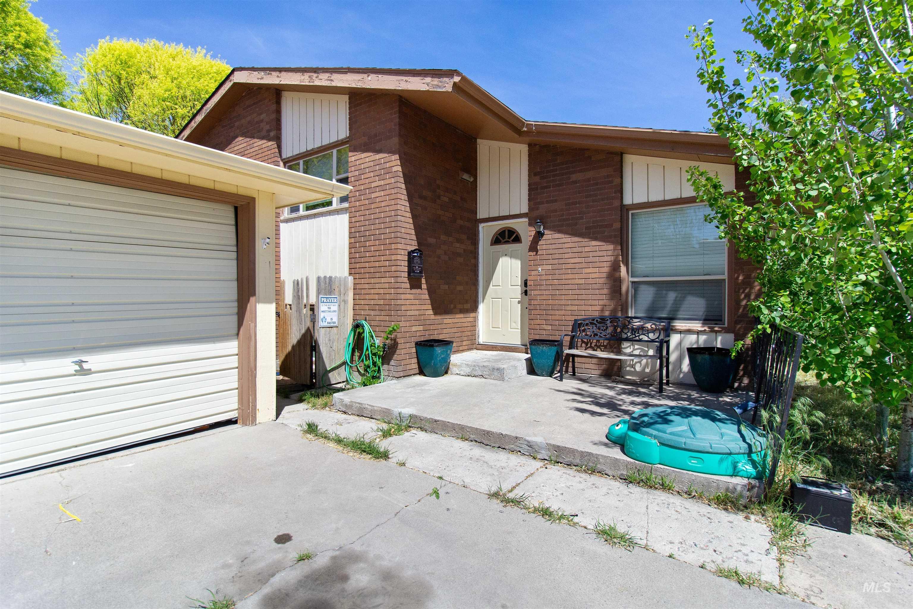 724 Fairmont St, Burley, Idaho 83318, 2 Bedrooms, 2 Bathrooms, Residential For Sale, Price $330,000, 98984919