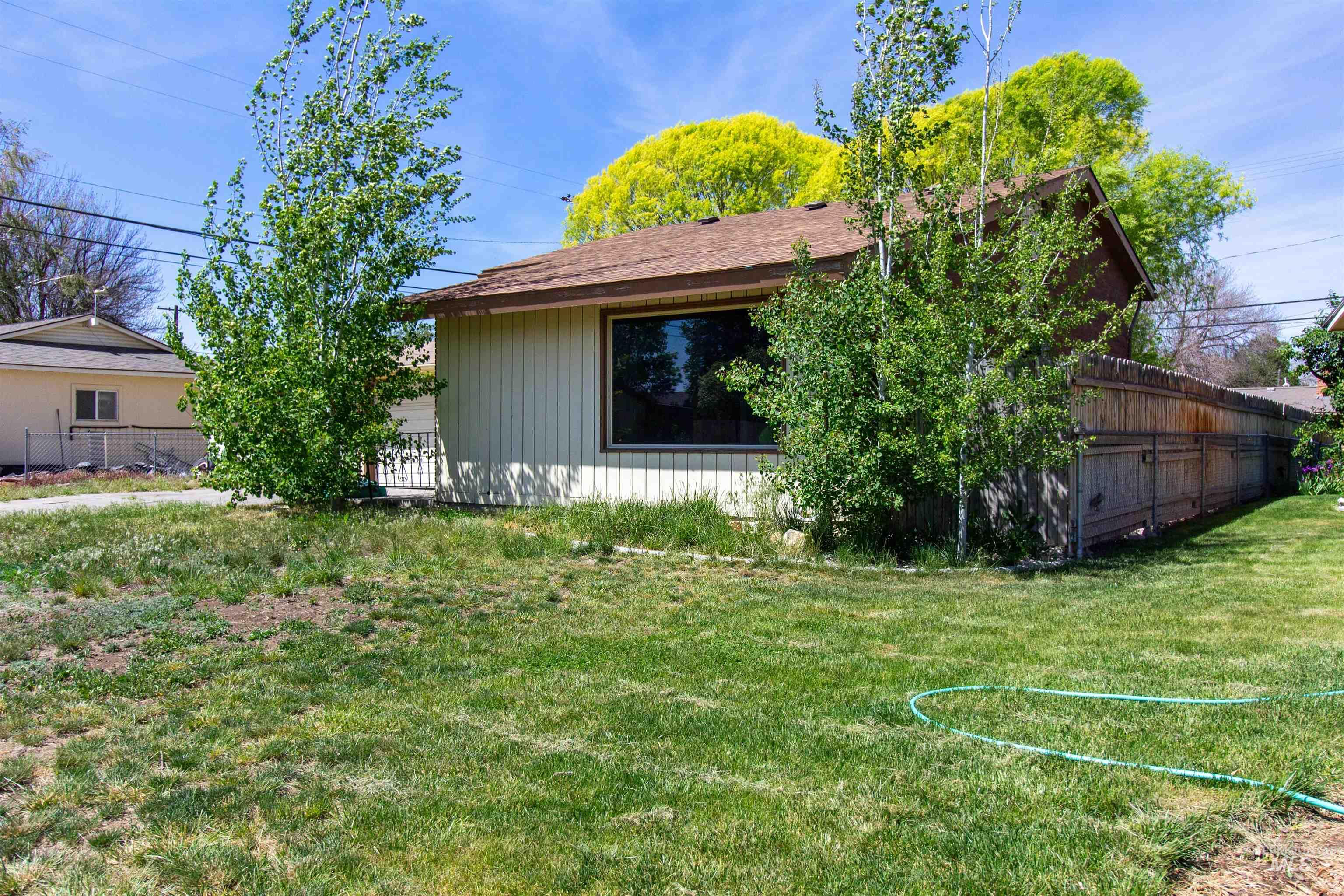 724 Fairmont St, Burley, Idaho 83318, 2 Bedrooms, 2 Bathrooms, Residential For Sale, Price $330,000, 98984919