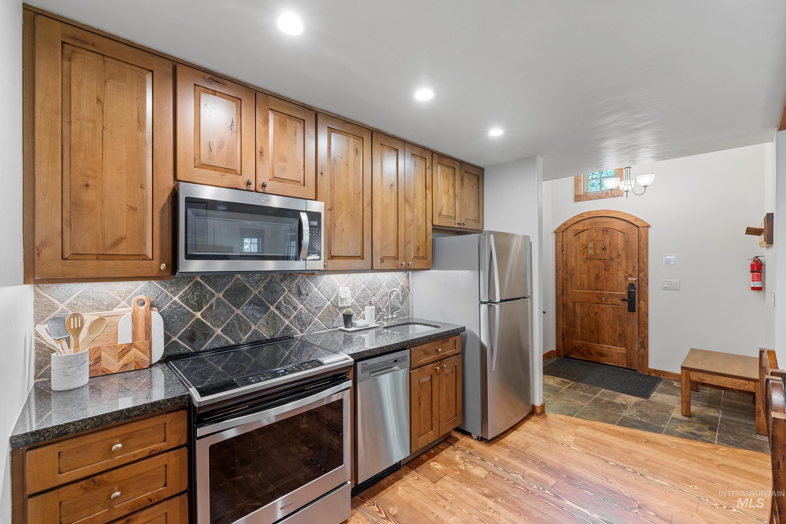 5 Rock Creek Court, Donnelly, Idaho 83615, 2 Bedrooms, 2.5 Bathrooms, Residential For Sale, Price $1,295,000,MLS 98984920