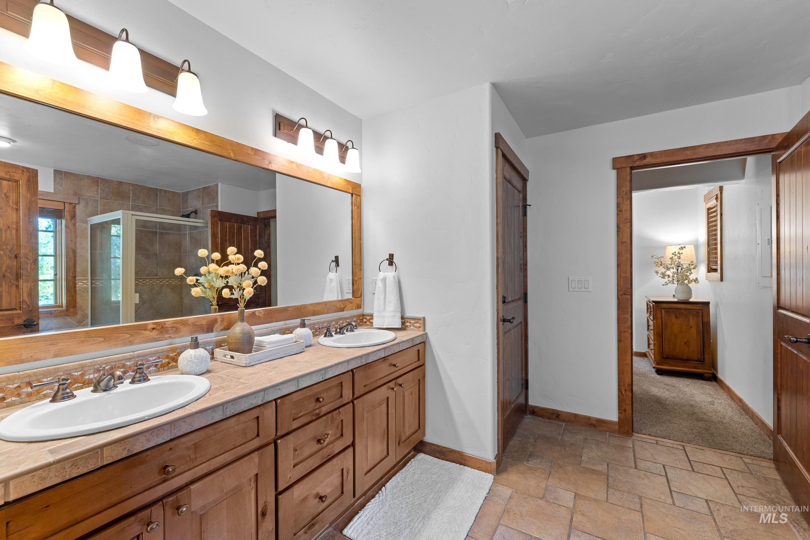 5 Rock Creek Court, Donnelly, Idaho 83615, 2 Bedrooms, 2.5 Bathrooms, Residential For Sale, Price $1,295,000,MLS 98984920