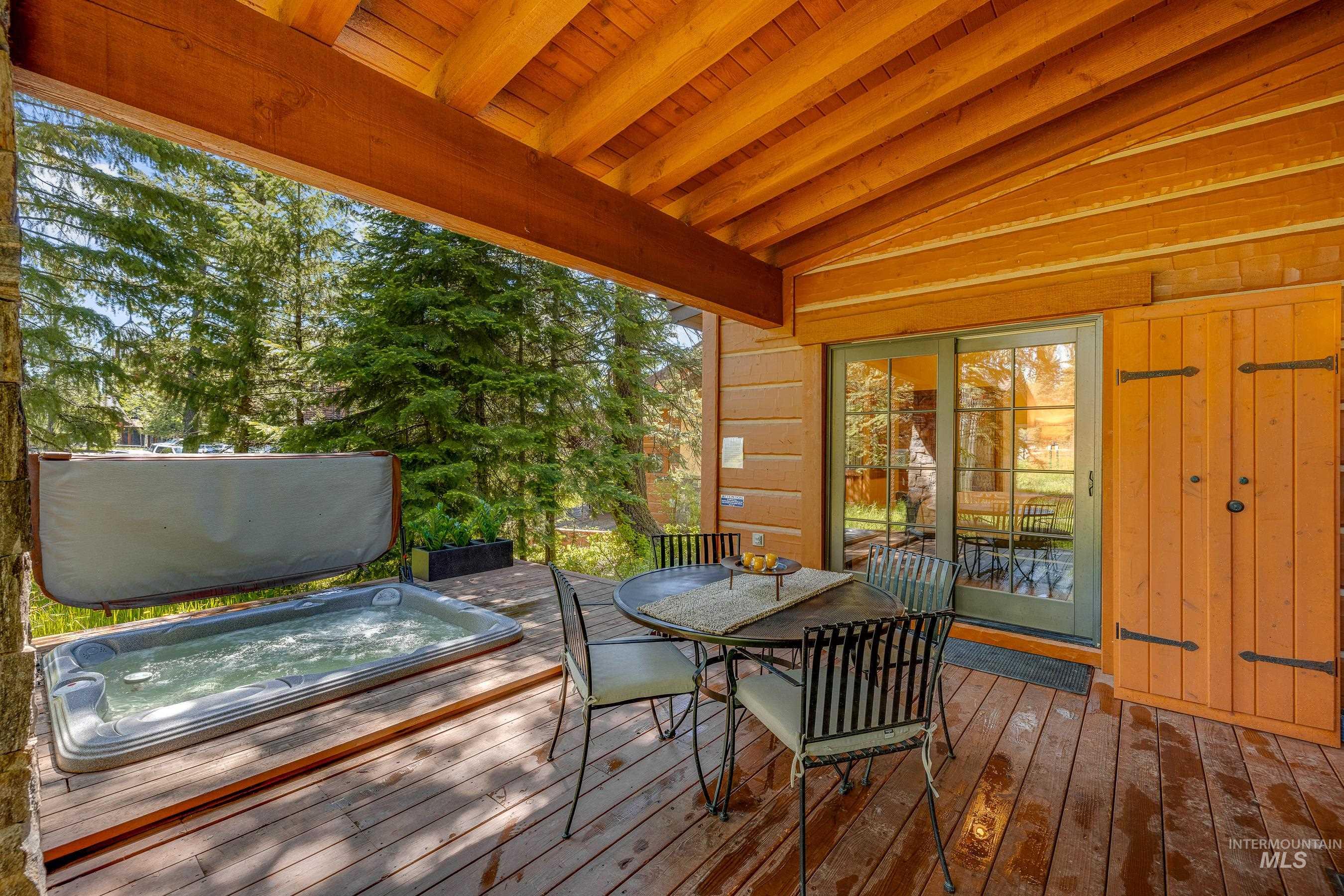 5 Rock Creek Court, Donnelly, Idaho 83615, 2 Bedrooms, 2.5 Bathrooms, Residential For Sale, Price $1,295,000,MLS 98984920