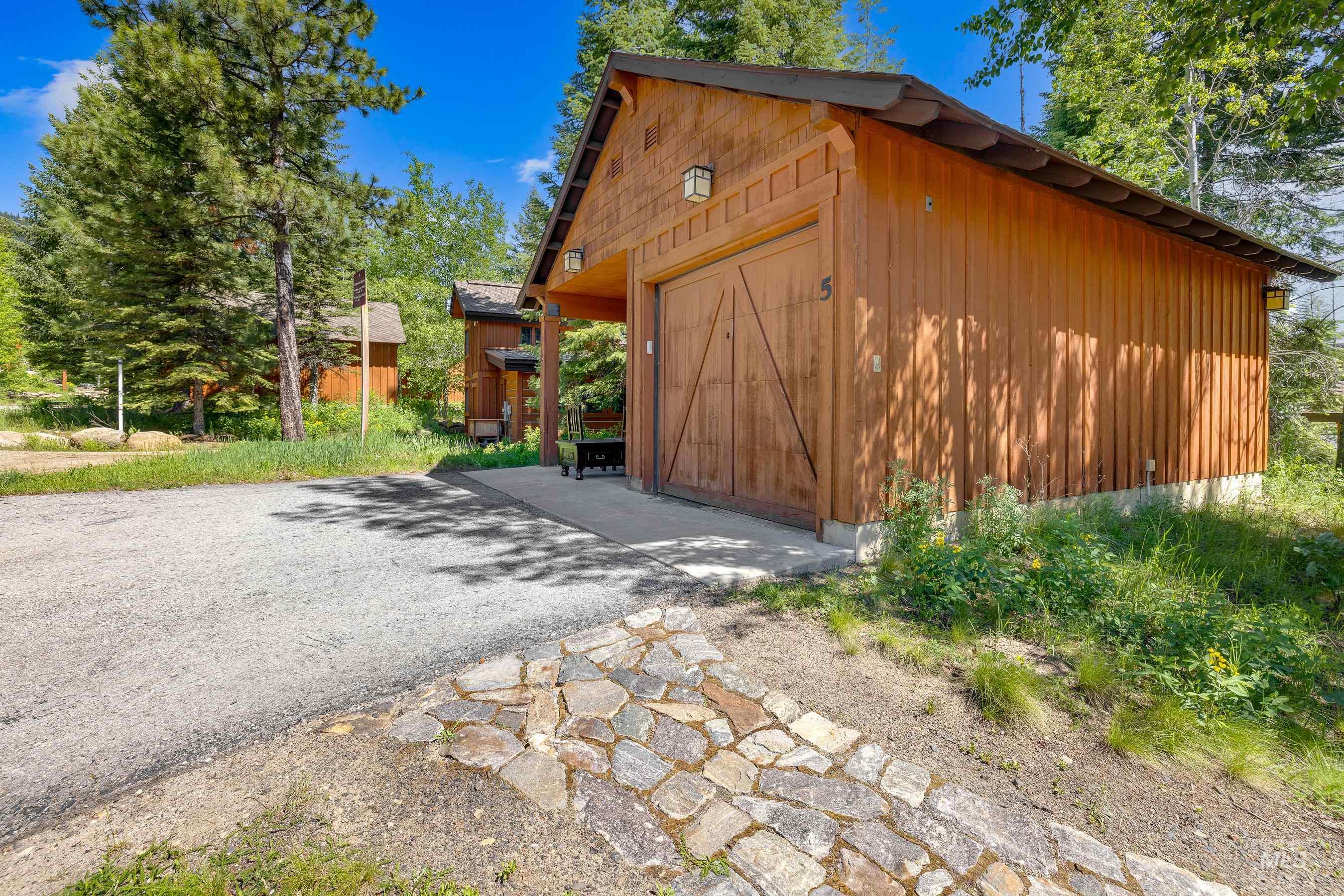 5 Rock Creek Court, Donnelly, Idaho 83615, 2 Bedrooms, 2.5 Bathrooms, Residential For Sale, Price $1,295,000,MLS 98984920
