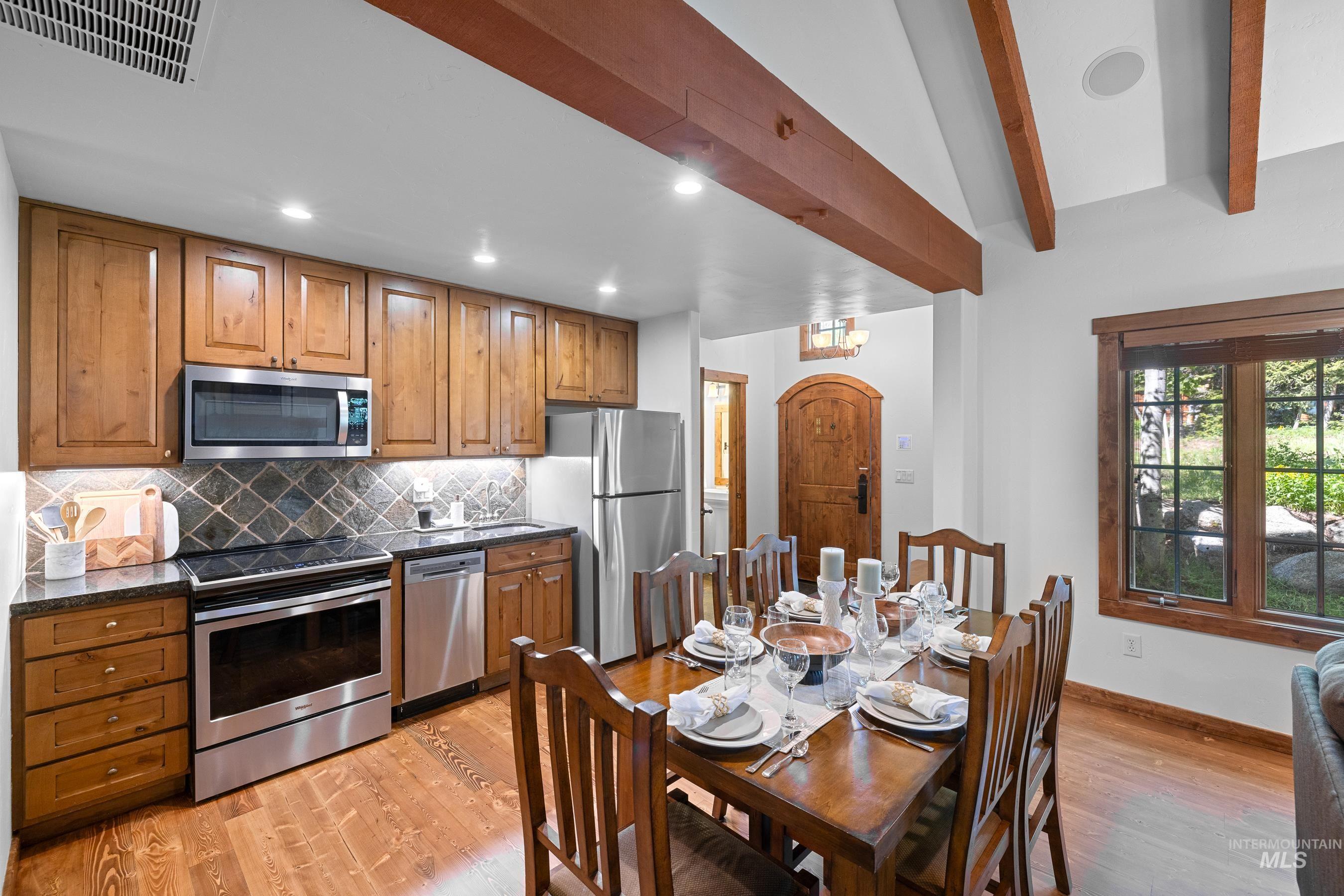 5 Rock Creek Court, Donnelly, Idaho 83615, 2 Bedrooms, 2.5 Bathrooms, Residential For Sale, Price $1,295,000,MLS 98984920