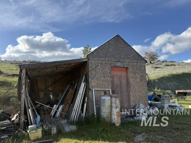 140 Brownlee Loop Rd, Horseshoe Bend, Idaho 83629, 2 Bedrooms, 1 Bathroom, Residential For Sale, Price $325,000,MLS 98984921