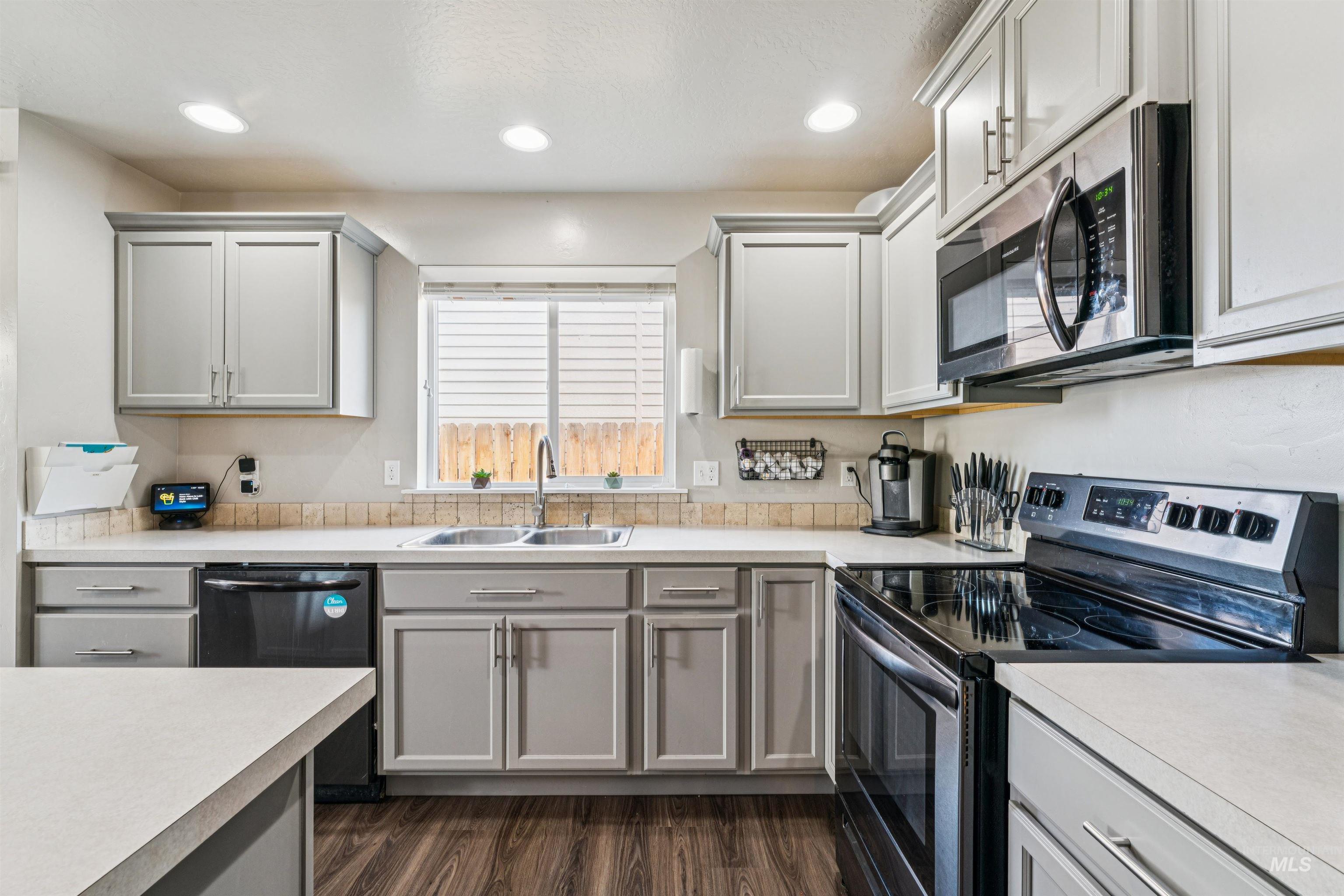 16731 N Clover Valley Way, Nampa, Idaho 83687, 5 Bedrooms, 3 Bathrooms, Residential For Sale, Price $515,000,MLS 98984923