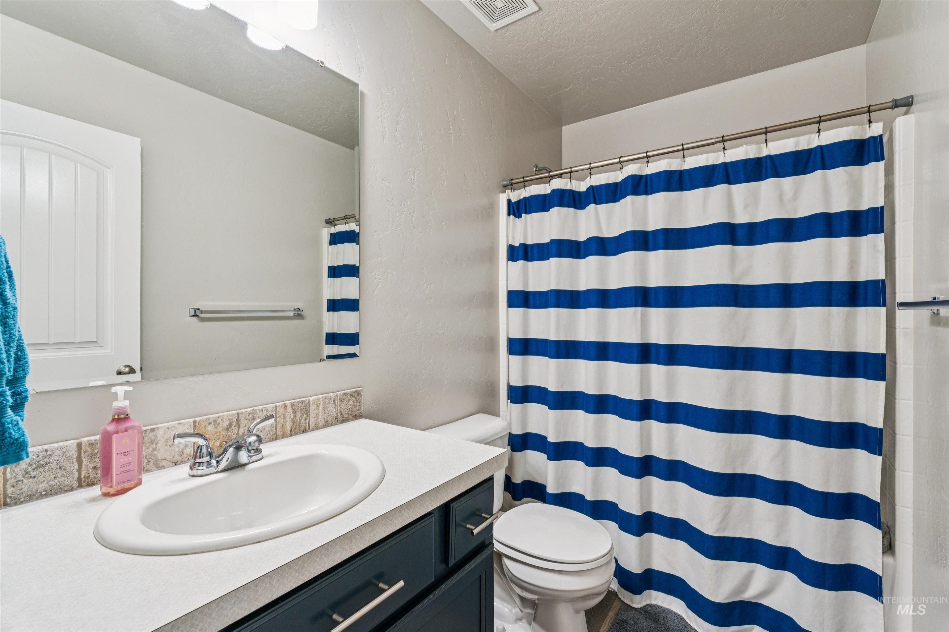 16731 N Clover Valley Way, Nampa, Idaho 83687, 5 Bedrooms, 3 Bathrooms, Residential For Sale, Price $515,000,MLS 98984923