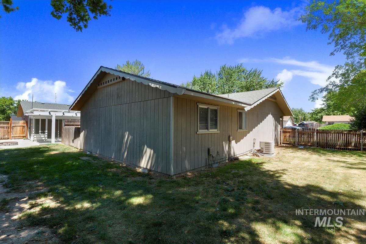 2220 Big Sky St, Caldwell, Idaho 83605, 3 Bedrooms, 1.5 Bathrooms, Residential Income For Sale, Price $485,000, 98984932