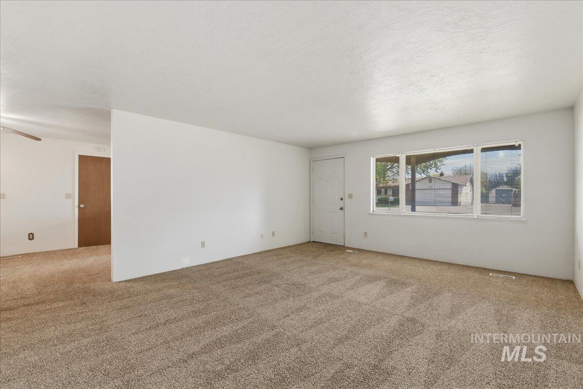 2220 Big Sky St, Caldwell, Idaho 83605, 3 Bedrooms, 1.5 Bathrooms, Residential Income For Sale, Price $485,000, 98984932