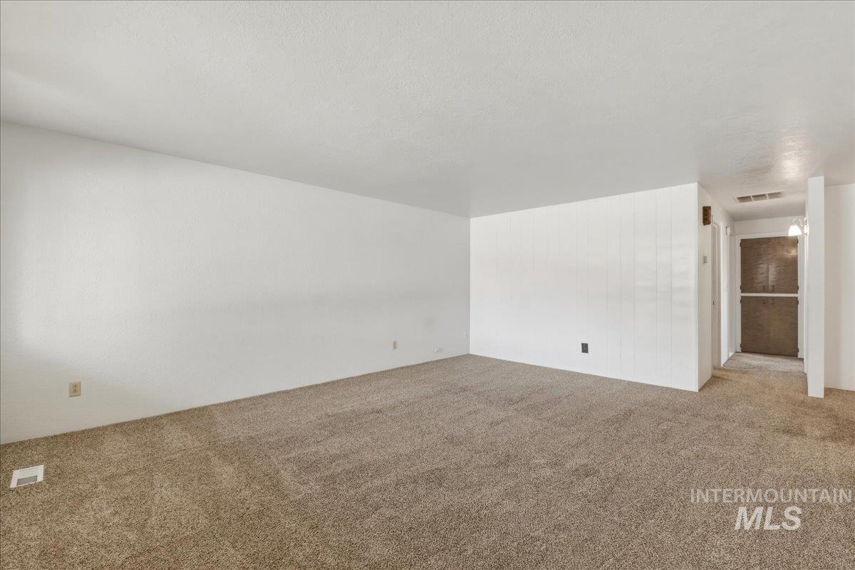 2220 Big Sky St, Caldwell, Idaho 83605, 3 Bedrooms, 1.5 Bathrooms, Residential Income For Sale, Price $485,000, 98984932