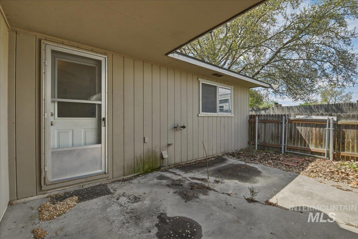 2220 Big Sky St, Caldwell, Idaho 83605, 3 Bedrooms, 1.5 Bathrooms, Residential Income For Sale, Price $485,000, 98984932