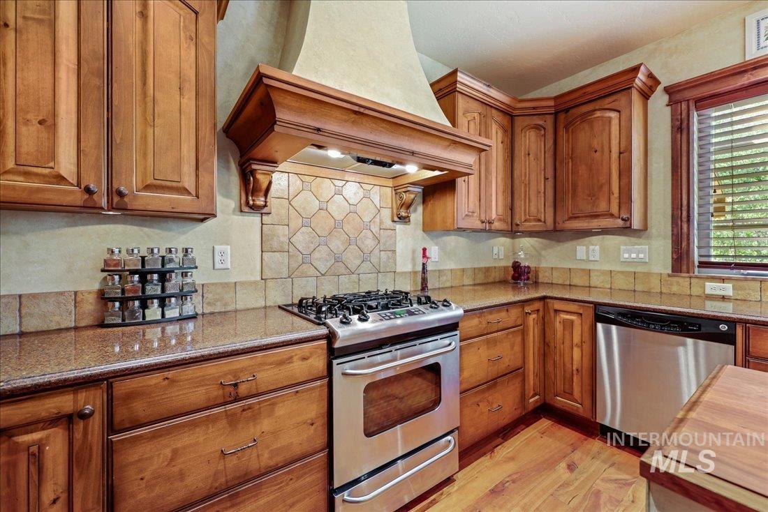 622 Blue Water Circle, McCall, Idaho 83638, 3 Bedrooms, 3.5 Bathrooms, Residential For Sale, Price $1,372,000,MLS 98984933