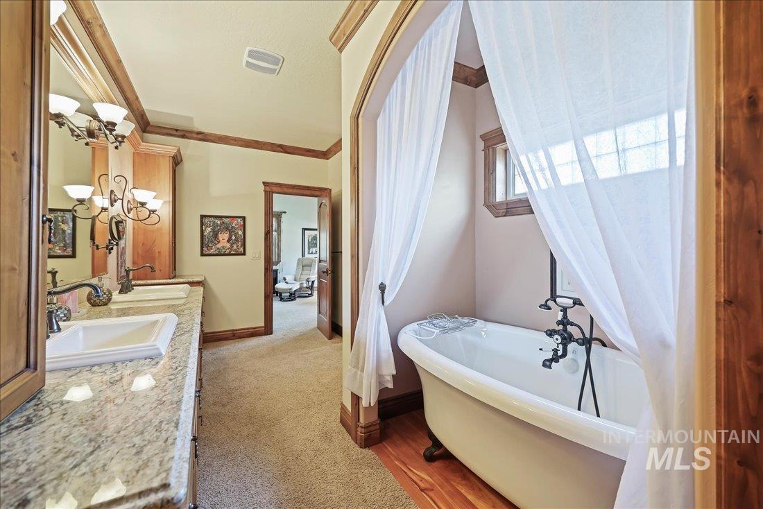 622 Blue Water Circle, McCall, Idaho 83638, 3 Bedrooms, 3.5 Bathrooms, Residential For Sale, Price $1,372,000,MLS 98984933