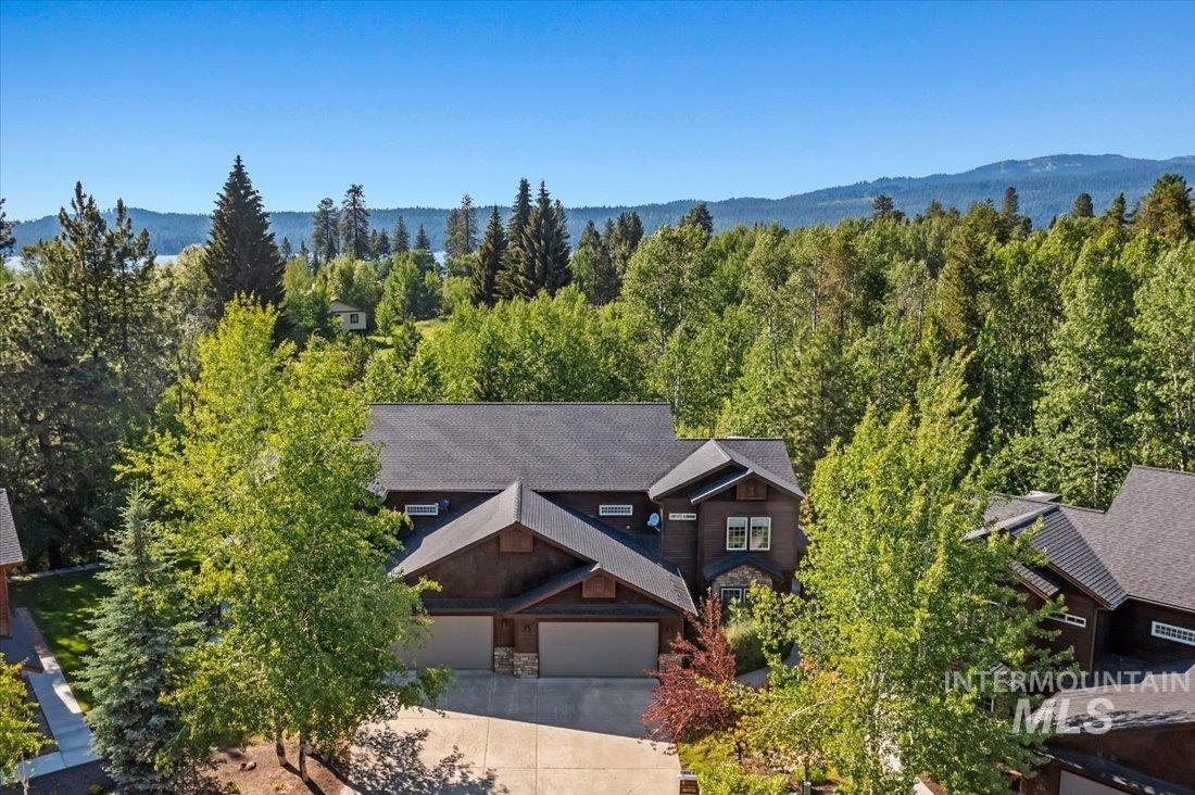622 Blue Water Circle, McCall, Idaho 83638, 3 Bedrooms, 3.5 Bathrooms, Residential For Sale, Price $1,372,000,MLS 98984933