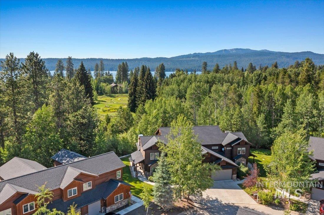 622 Blue Water Circle, McCall, Idaho 83638, 3 Bedrooms, 3.5 Bathrooms, Residential For Sale, Price $1,372,000,MLS 98984933