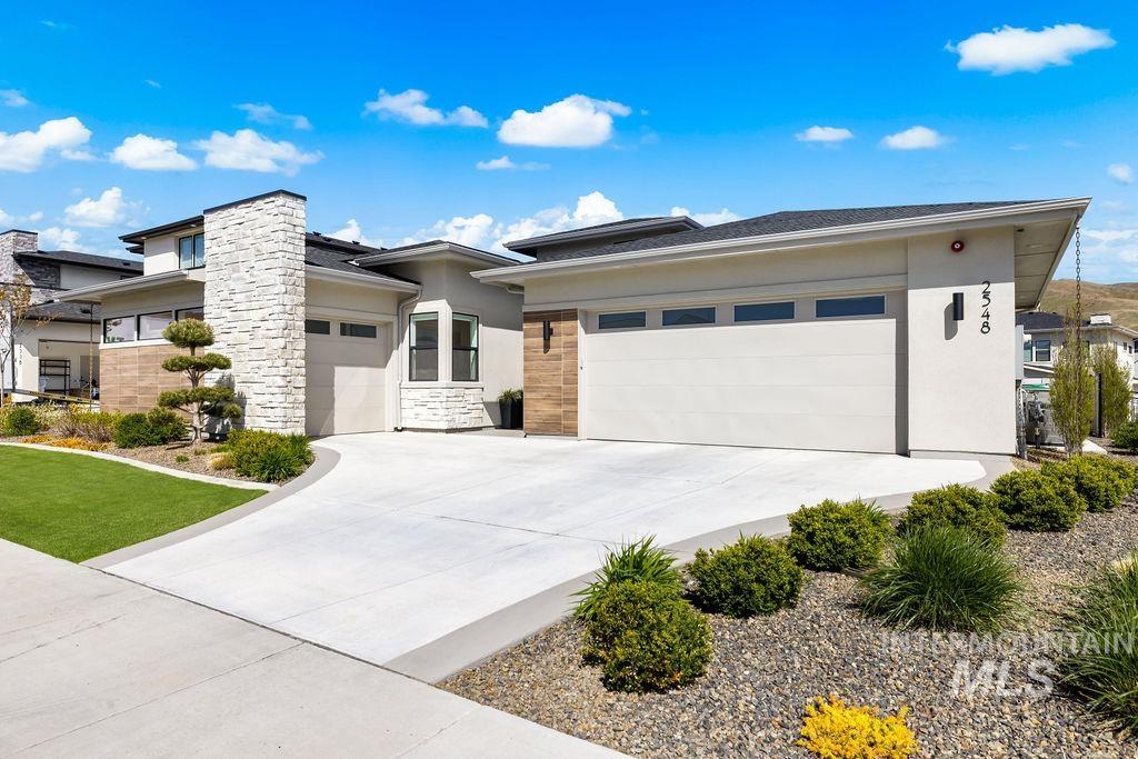 2548 S Linnet Place, Boise, Idaho 83716, 4 Bedrooms, 3.5 Bathrooms, Residential For Sale, Price $1,687,000,MLS 98984941