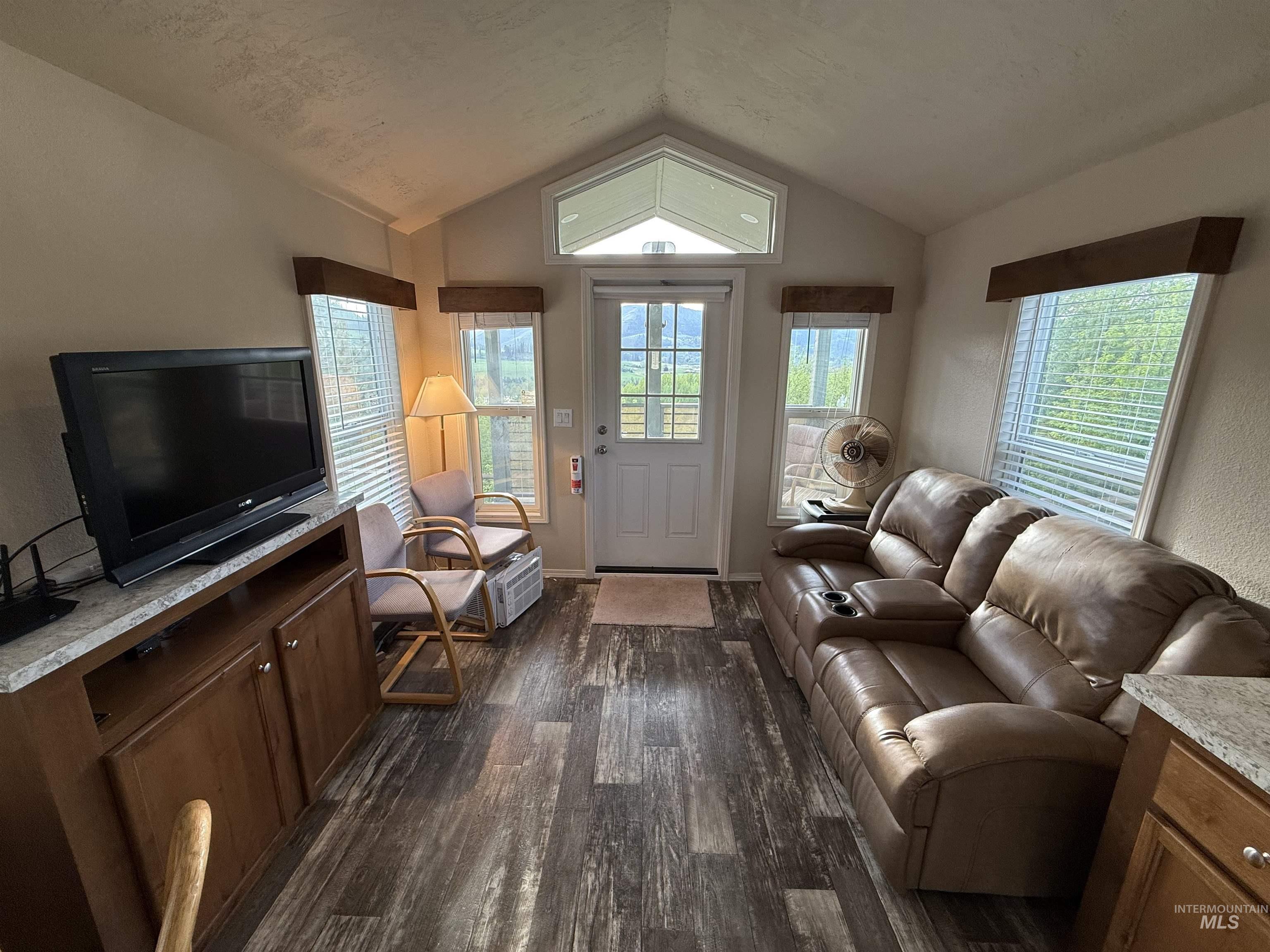 106 Lolo St, Kamiah, Idaho 83536, 1 Bedroom, 1 Bathroom, Residential For Sale, Price $199,900,MLS 98984946