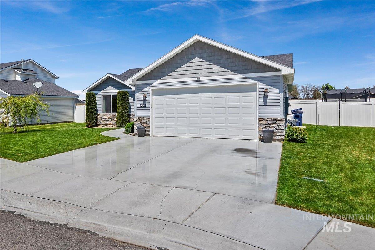 1202 Noah Dr., Rupert, Idaho 83350, 3 Bedrooms, 2 Bathrooms, Residential For Sale, Price $385,000,MLS 98984947