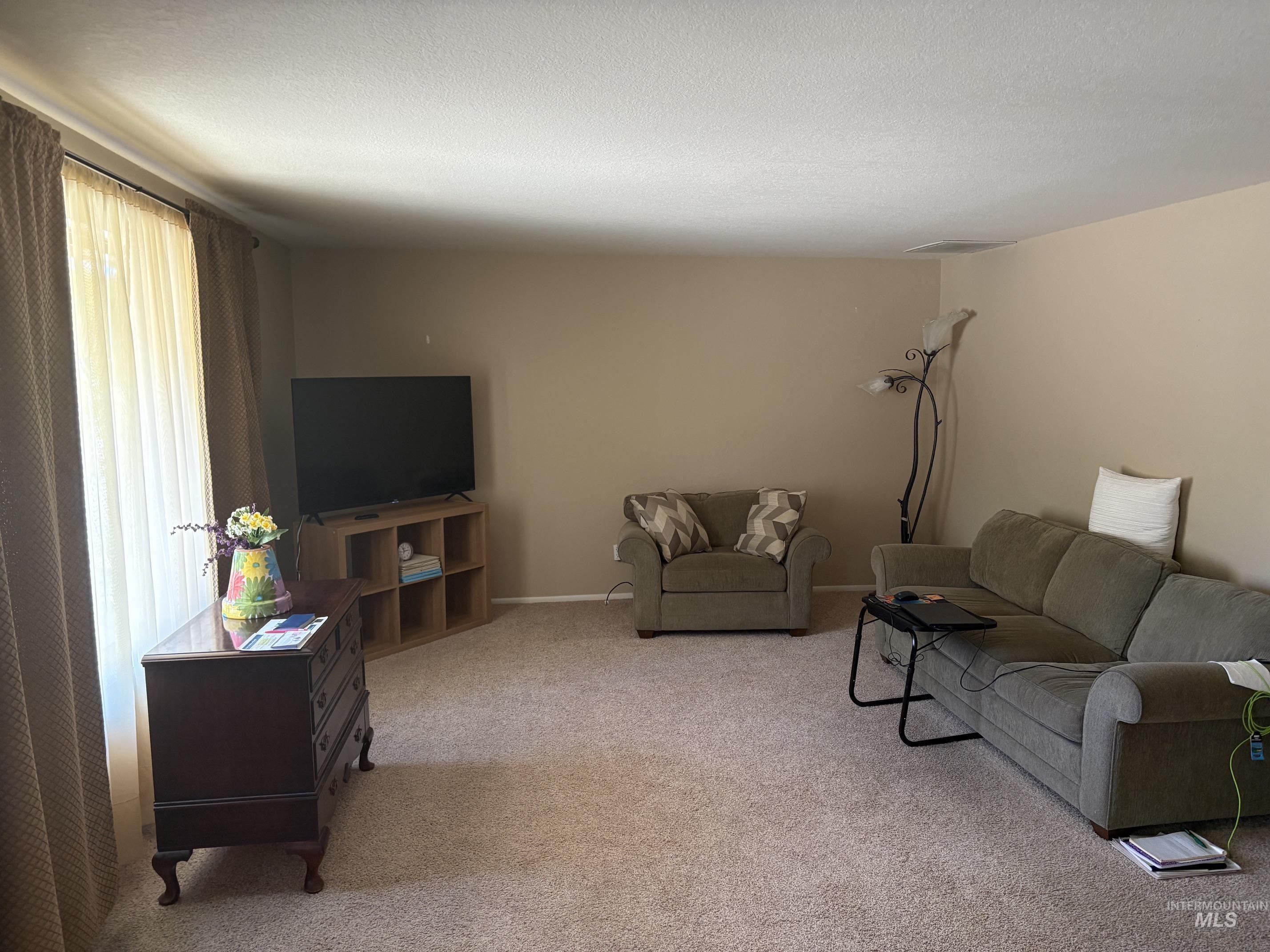 5393 N Fieldcrest dr, Boise, Idaho 83704, 3 Bedrooms, 2 Bathrooms, Residential For Sale, Price $500,000,MLS 98984952