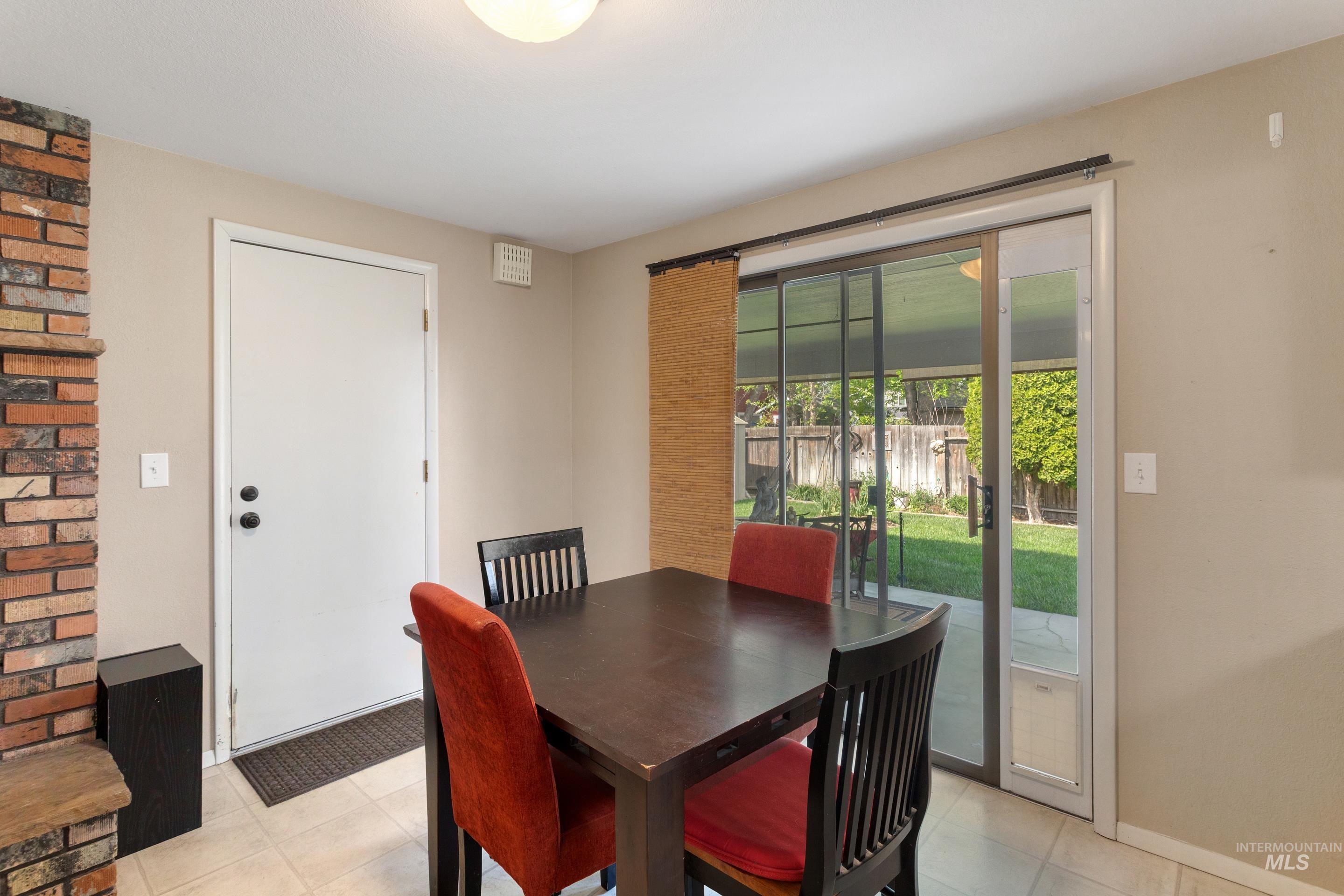 5393 N Fieldcrest dr, Boise, Idaho 83704, 3 Bedrooms, 2 Bathrooms, Residential For Sale, Price $500,000, 98984952