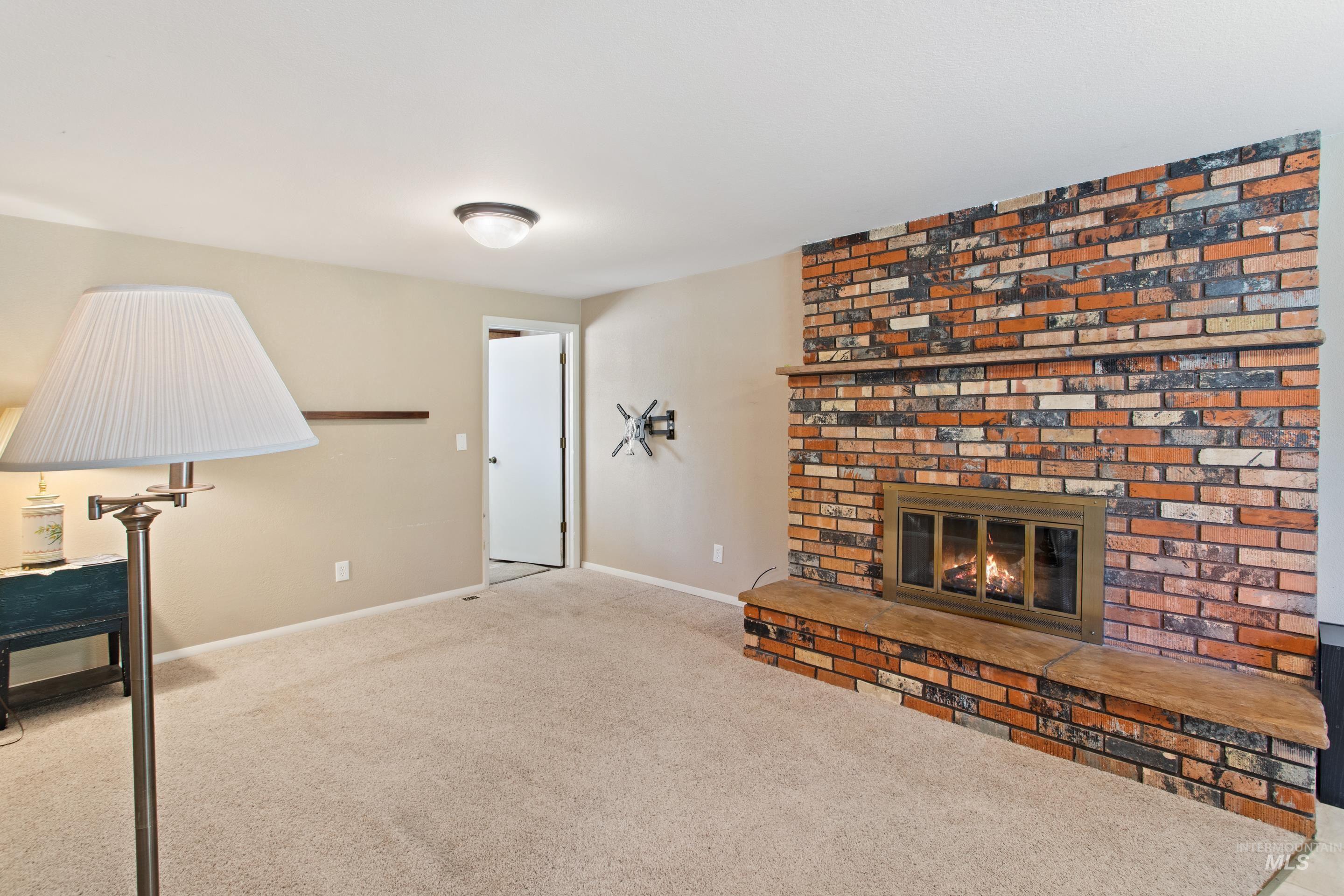 5393 N Fieldcrest dr, Boise, Idaho 83704, 3 Bedrooms, 2 Bathrooms, Residential For Sale, Price $500,000, 98984952
