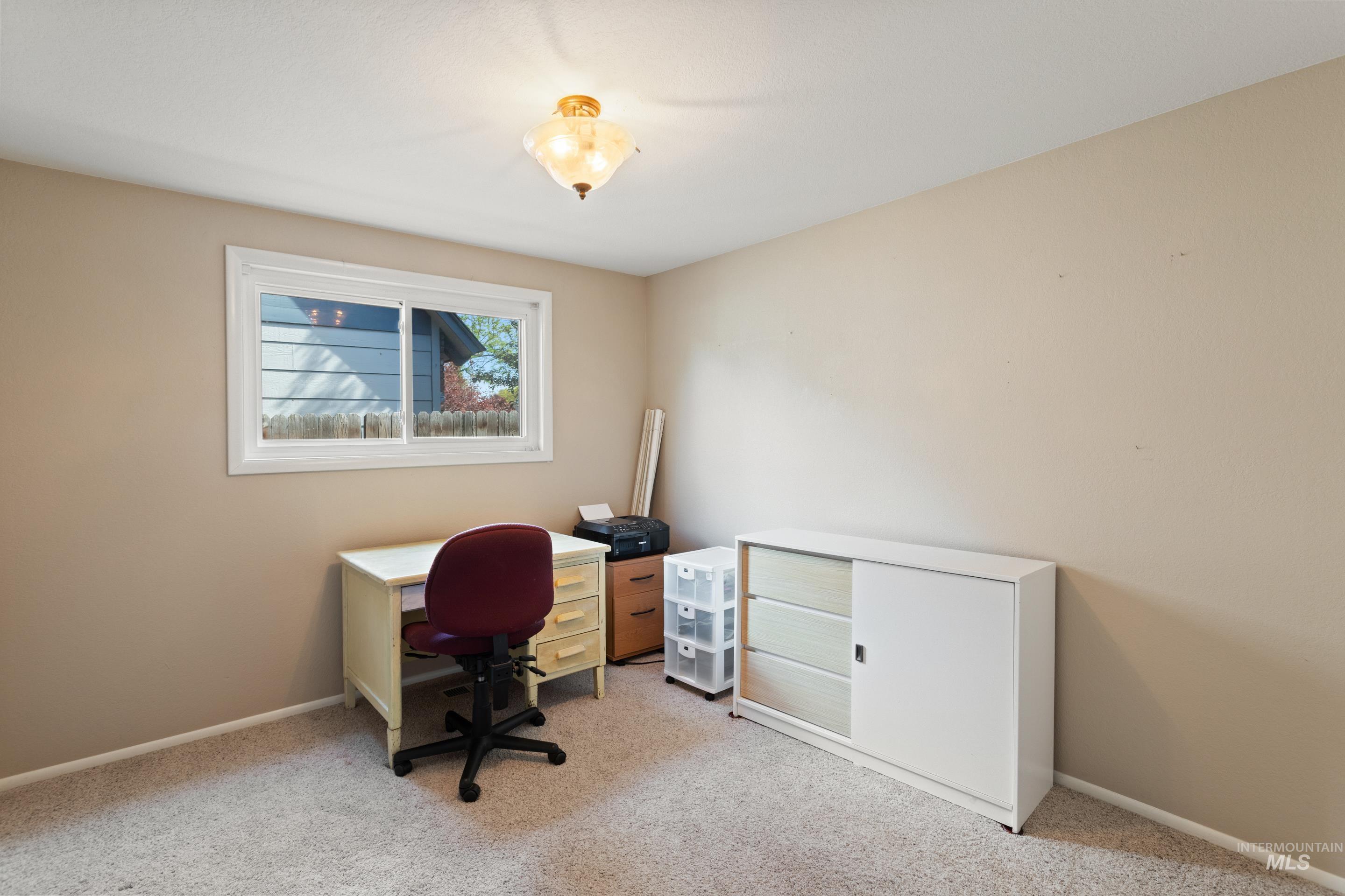 5393 N Fieldcrest dr, Boise, Idaho 83704, 3 Bedrooms, 2 Bathrooms, Residential For Sale, Price $500,000, 98984952