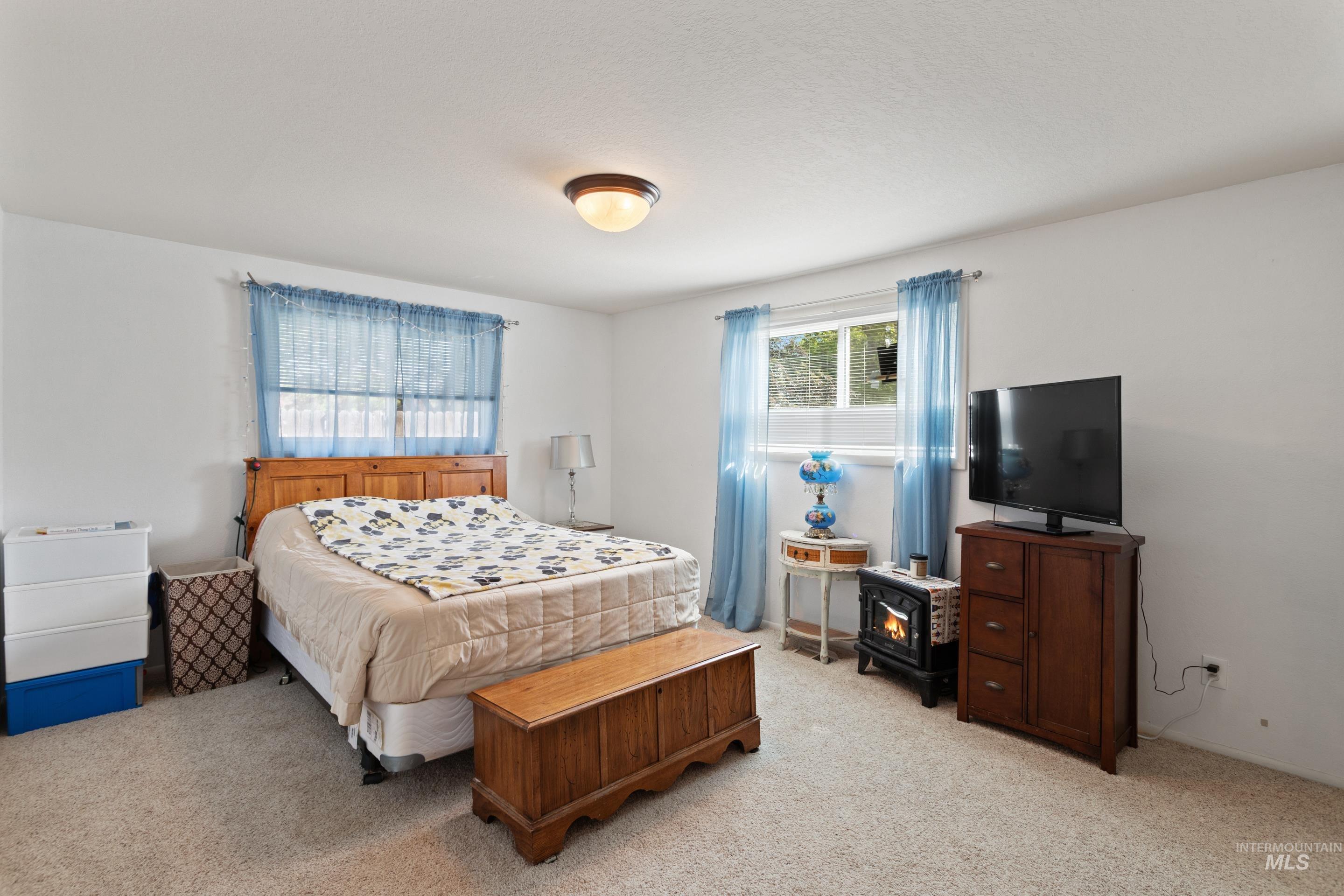 5393 N Fieldcrest dr, Boise, Idaho 83704, 3 Bedrooms, 2 Bathrooms, Residential For Sale, Price $500,000, 98984952