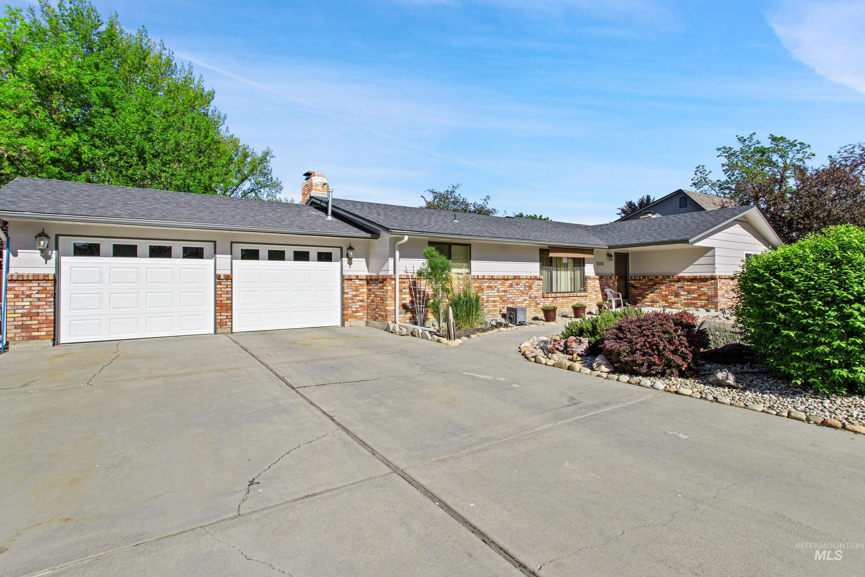 5393 N Fieldcrest dr, Boise, Idaho 83704, 3 Bedrooms, 2 Bathrooms, Residential For Sale, Price $500,000, 98984952