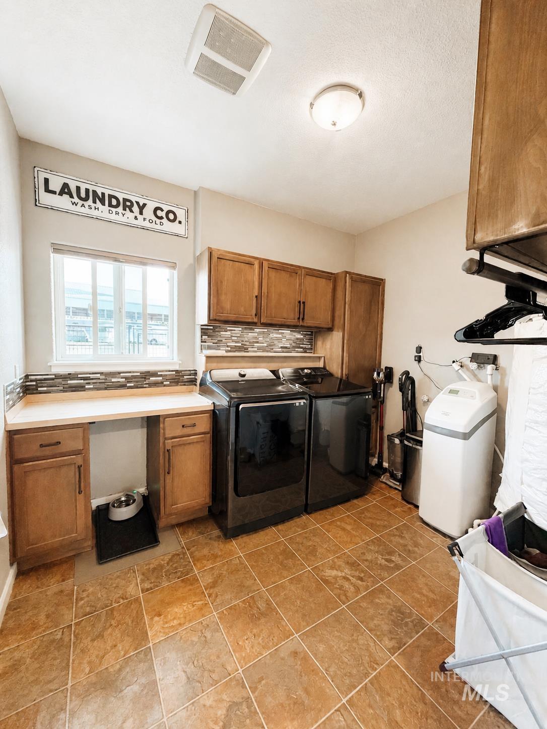 1049 Libey Road, Viola, Idaho 83872, 3 Bedrooms, 3 Bathrooms, Residential For Sale, Price $1,375,000,MLS 98984954