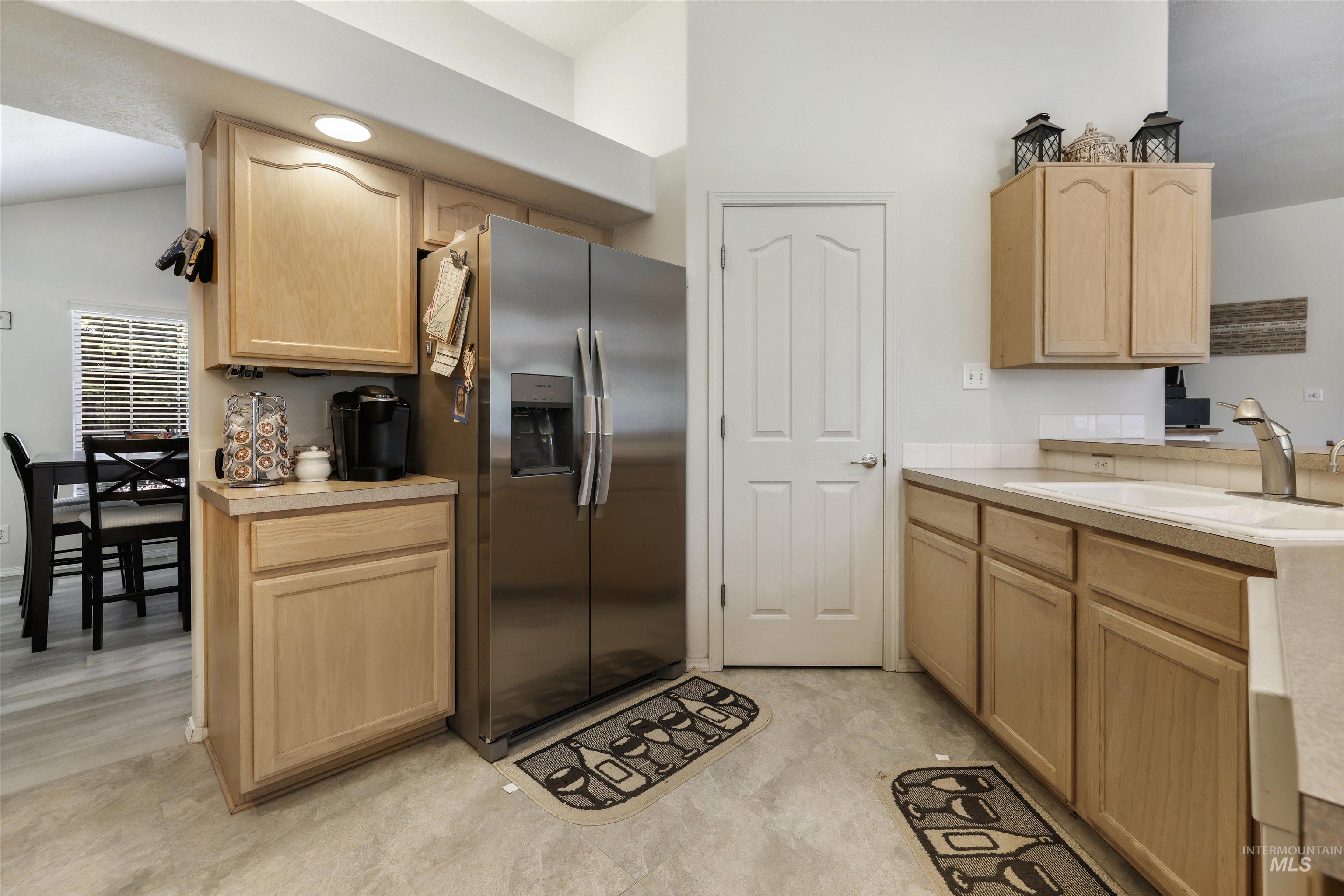 1332 N Madrona, Twin Falls, Idaho 83301, 3 Bedrooms, 2 Bathrooms, Residential For Sale, Price $467,000,MLS 98984958