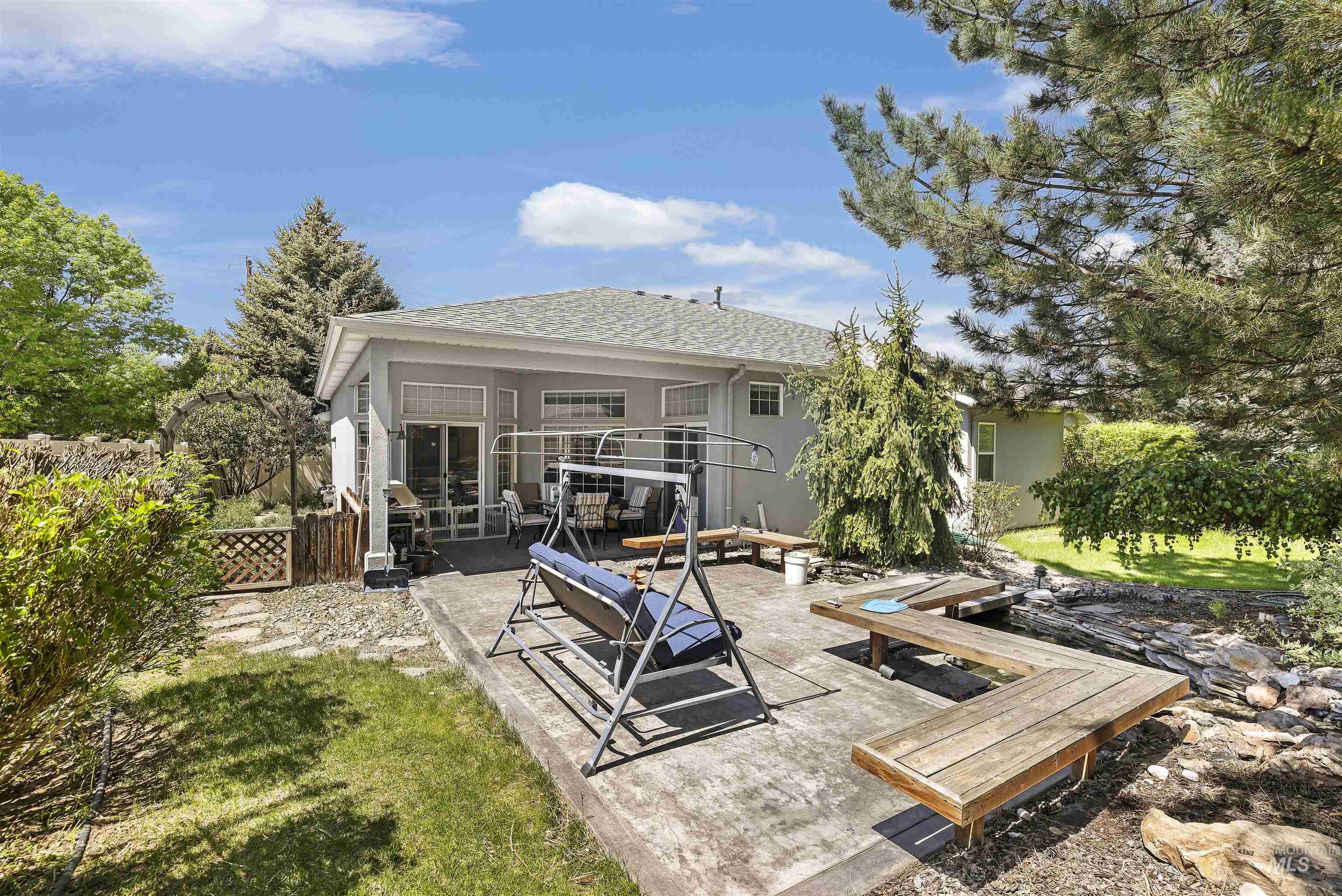 1332 N Madrona, Twin Falls, Idaho 83301, 3 Bedrooms, 2 Bathrooms, Residential For Sale, Price $467,000,MLS 98984958