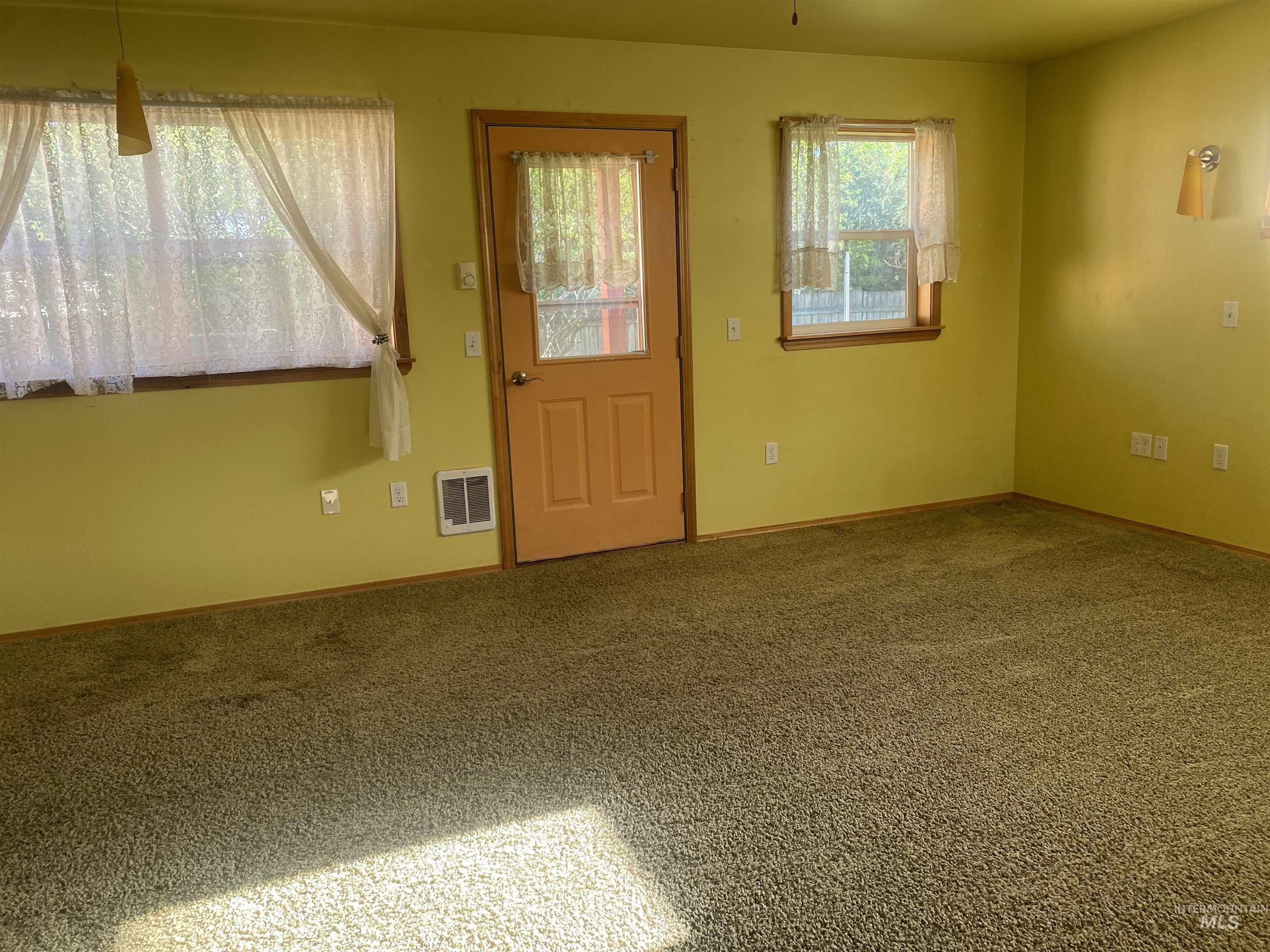 209 N Cleveland Street, Moscow, Idaho 83843, 3 Bedrooms, 2 Bathrooms, Residential For Sale, Price $389,000,MLS 98984959