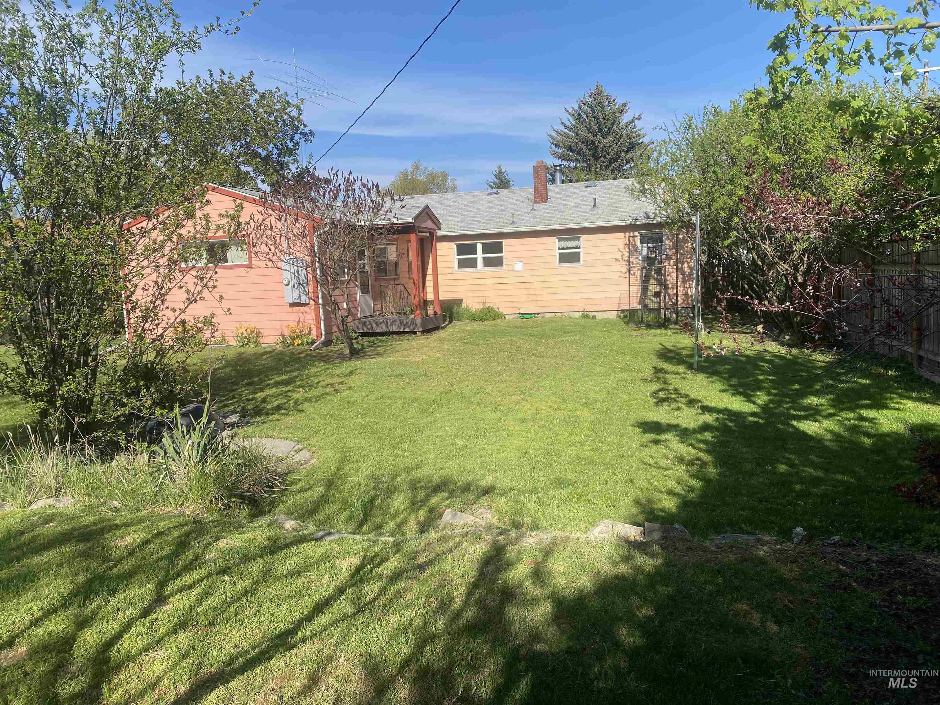 209 N Cleveland Street, Moscow, Idaho 83843, 3 Bedrooms, 2 Bathrooms, Residential For Sale, Price $389,000,MLS 98984959