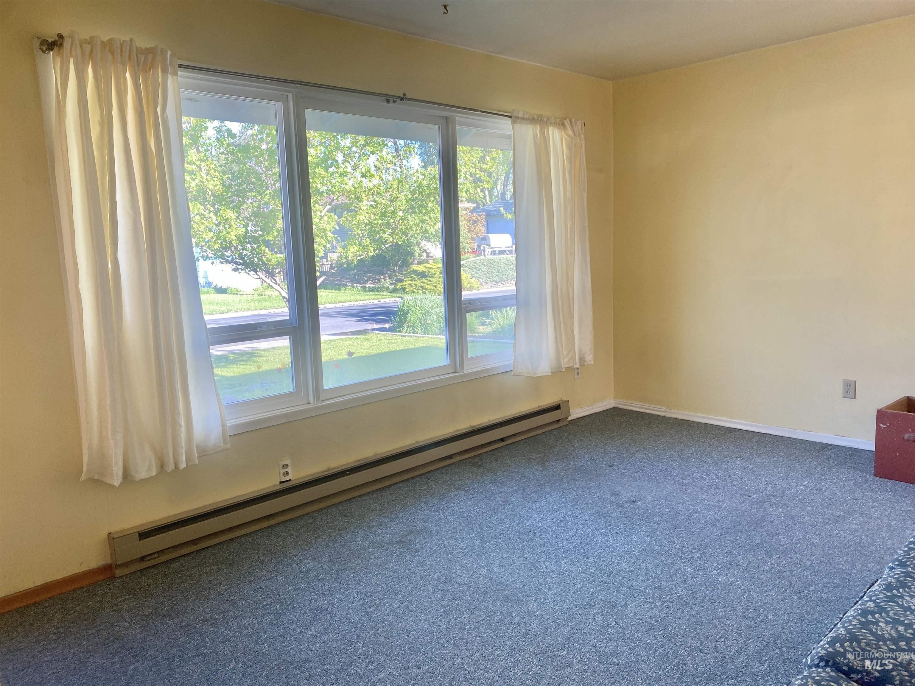 209 N Cleveland Street, Moscow, Idaho 83843, 3 Bedrooms, 2 Bathrooms, Residential For Sale, Price $389,000,MLS 98984959