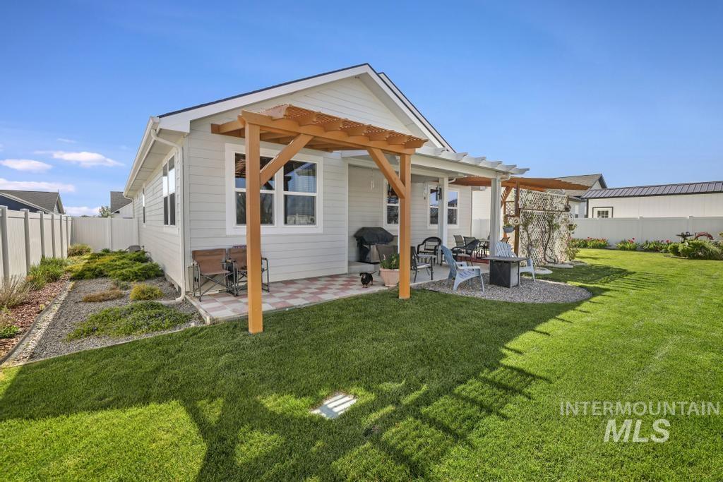 1505 Mountain View Dr, Gooding, Idaho 83330-6134, 3 Bedrooms, 2 Bathrooms, Residential For Sale, Price $415,000,MLS 98984962