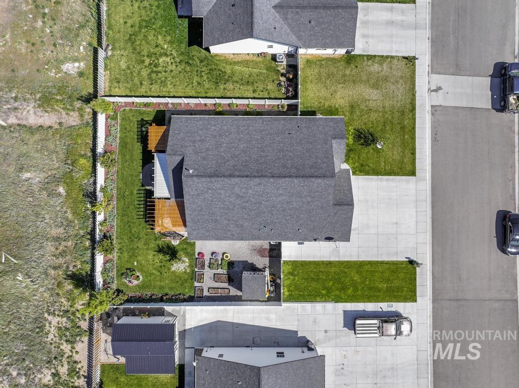 1505 Mountain View Dr, Gooding, Idaho 83330-6134, 3 Bedrooms, 2 Bathrooms, Residential For Sale, Price $415,000,MLS 98984962