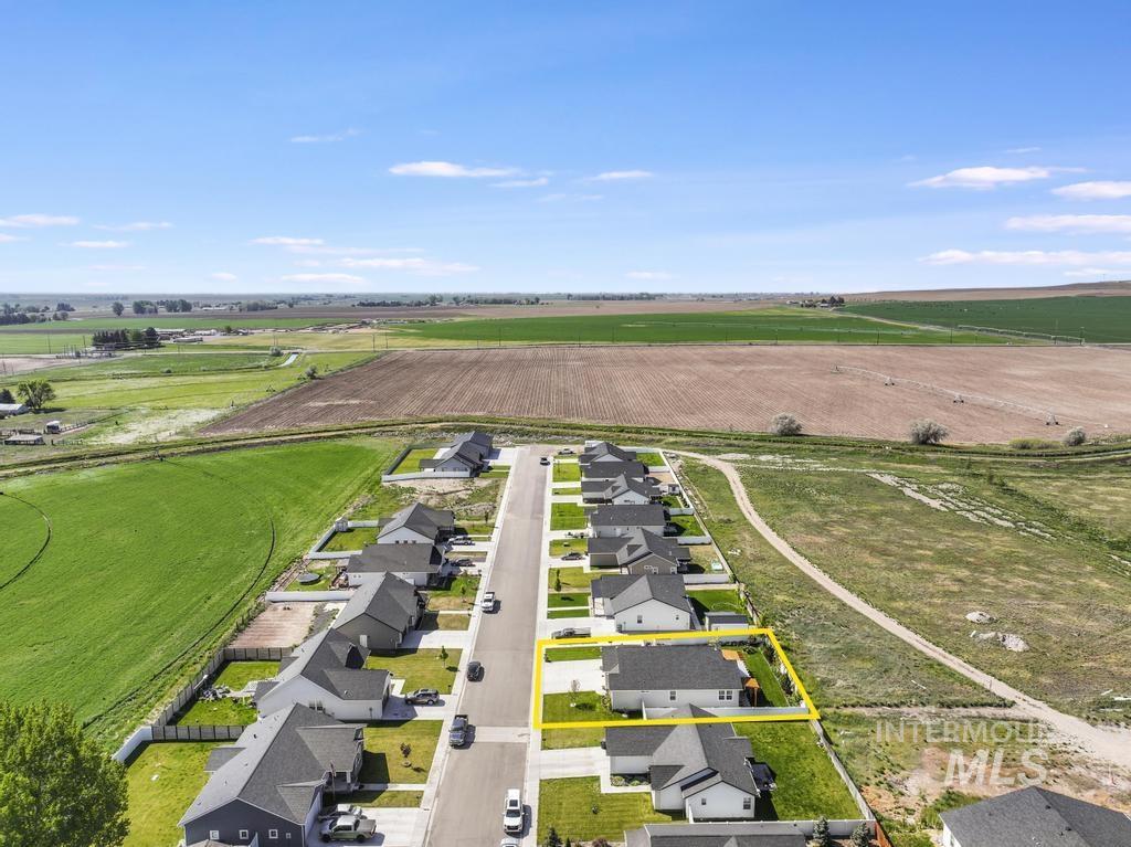 1505 Mountain View Dr, Gooding, Idaho 83330-6134, 3 Bedrooms, 2 Bathrooms, Residential For Sale, Price $415,000,MLS 98984962