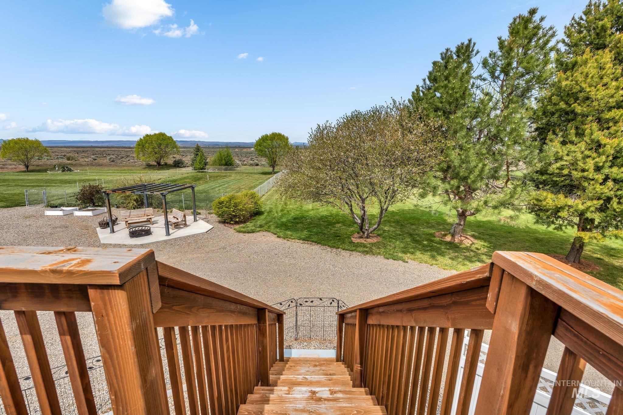 12 W Huyser Dr, Shoshone, Idaho 83352, 3 Bedrooms, 3 Bathrooms, Residential For Sale, Price $775,000,MLS 98984963
