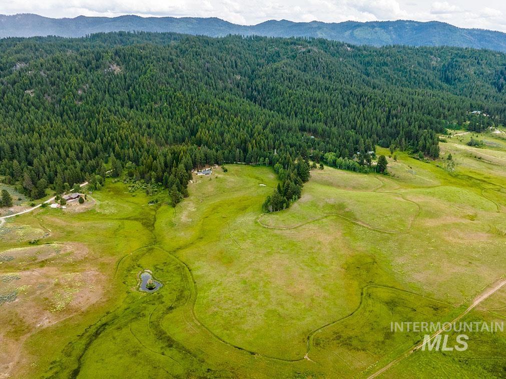 10885 Callender Road, Cascade, Idaho 83611, 2 Bedrooms, 3 Bathrooms, Residential For Sale, Price $1,100,000,MLS 98984965
