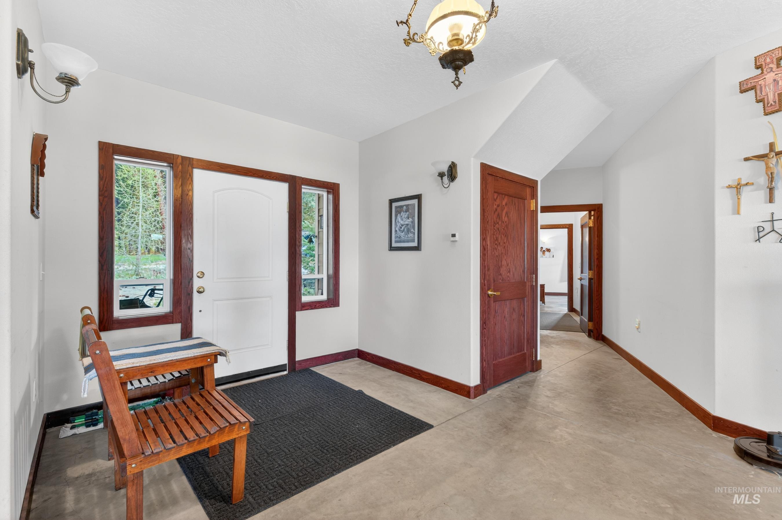 10885 Callender Road, Cascade, Idaho 83611, 2 Bedrooms, 3 Bathrooms, Residential For Sale, Price $1,100,000,MLS 98984965