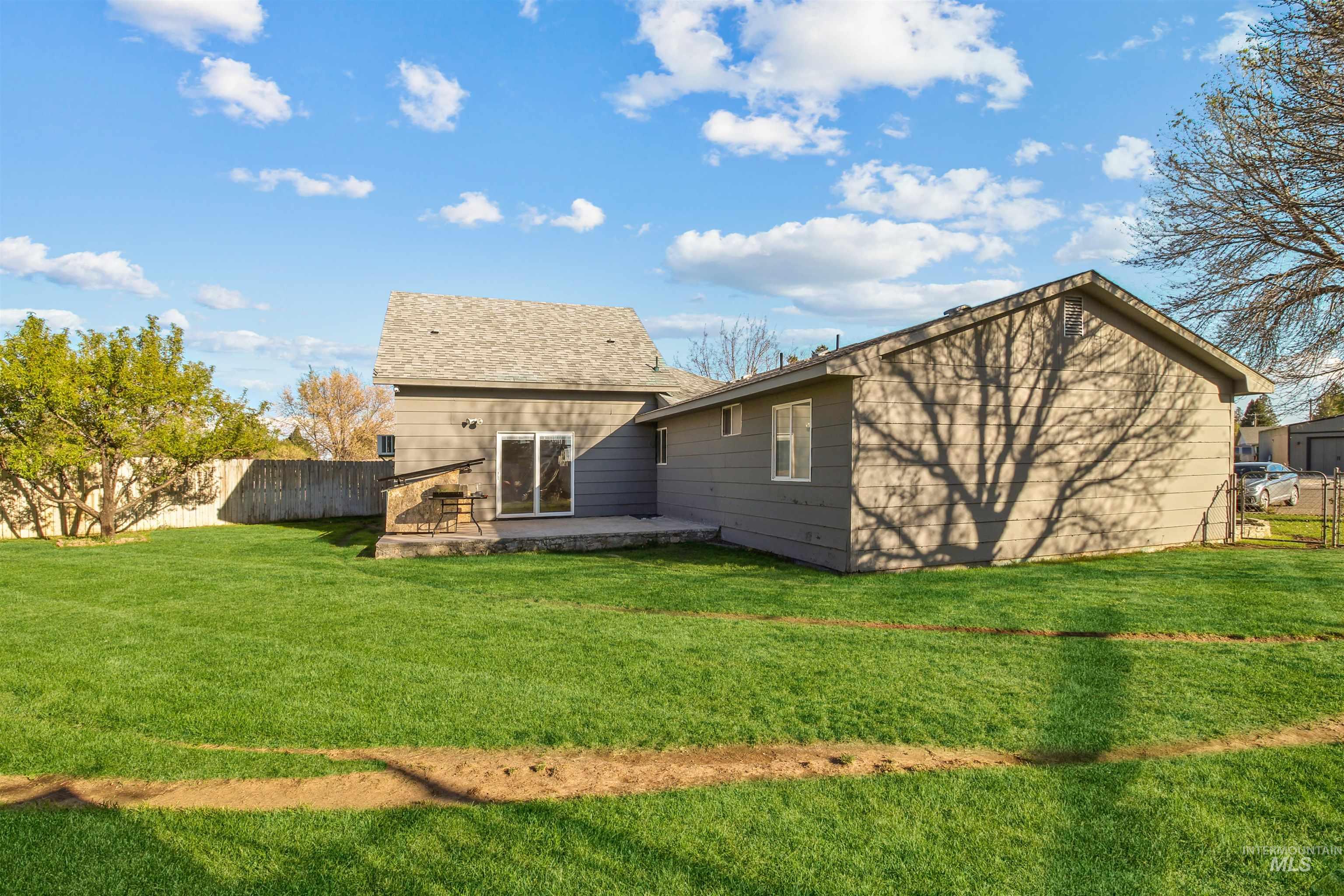 106 Maplewood Circle, Rupert, Idaho 83350, 6 Bedrooms, 3 Bathrooms, Residential For Sale, Price $399,999, 98984967
