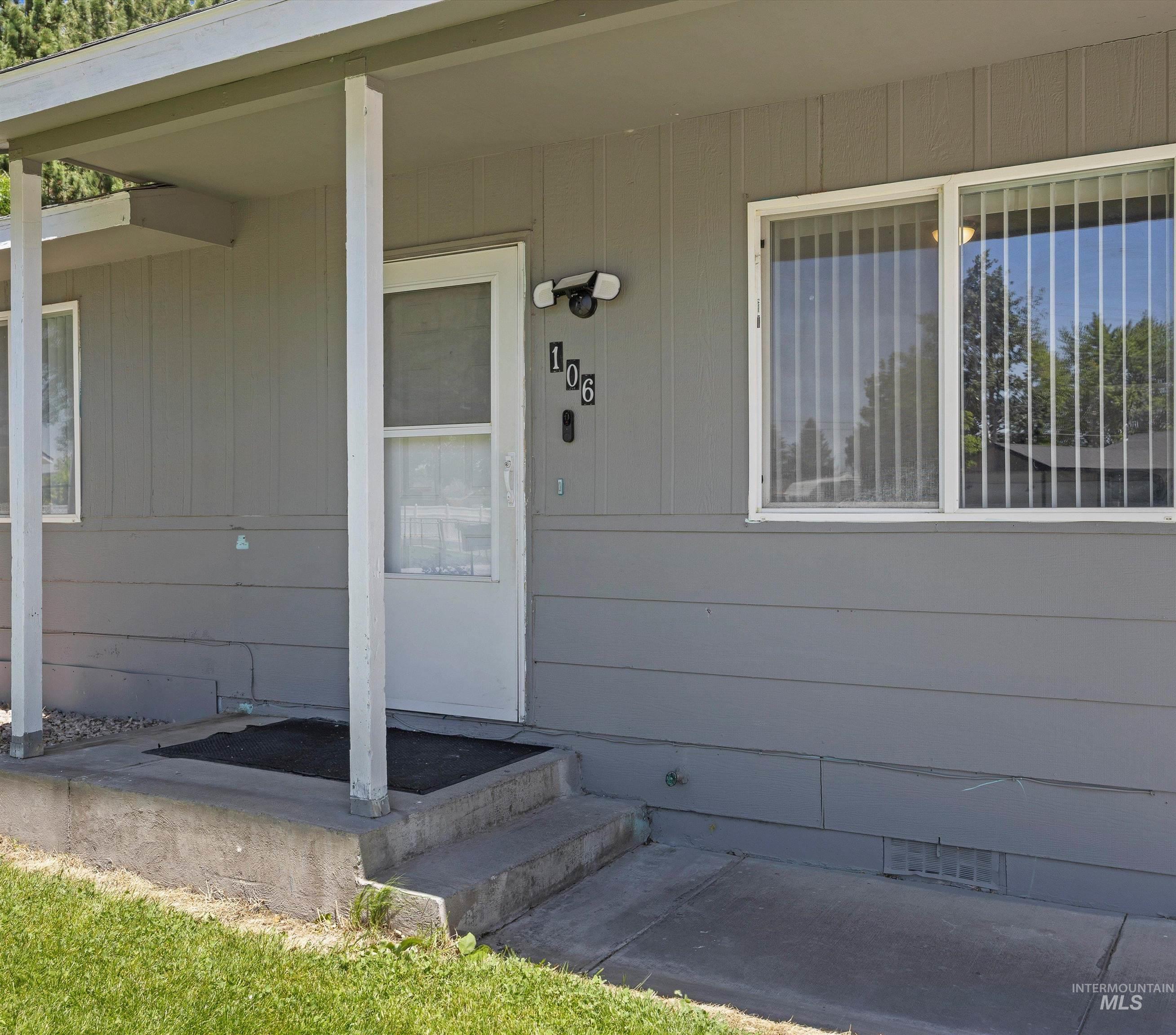 106 Maplewood Cr, Rupert, Idaho 83350, 5 Bedrooms, 3 Bathrooms, Residential For Sale, Price $384,000,MLS 98984967