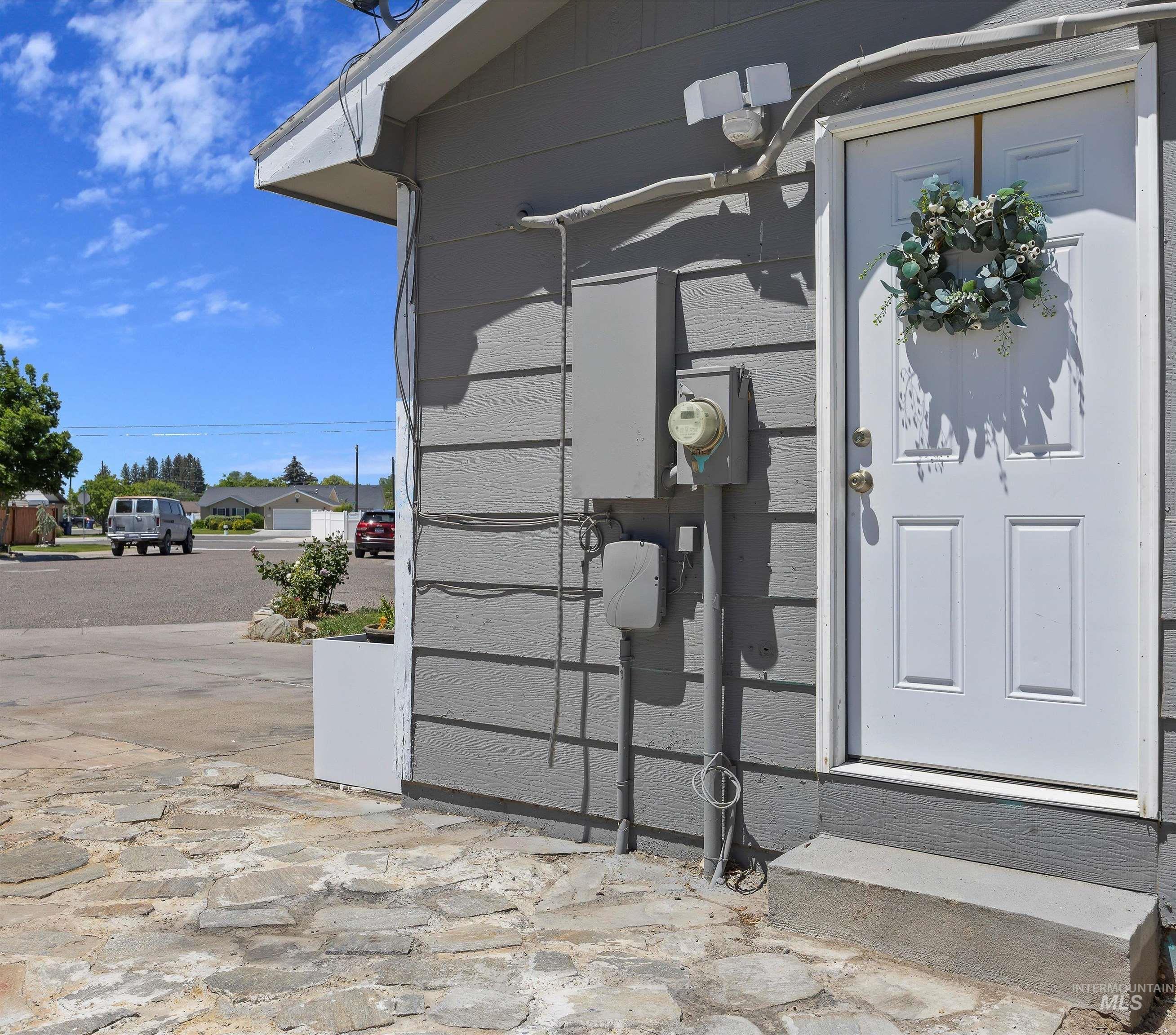 106 Maplewood Cr, Rupert, Idaho 83350, 5 Bedrooms, 3 Bathrooms, Residential For Sale, Price $384,000,MLS 98984967