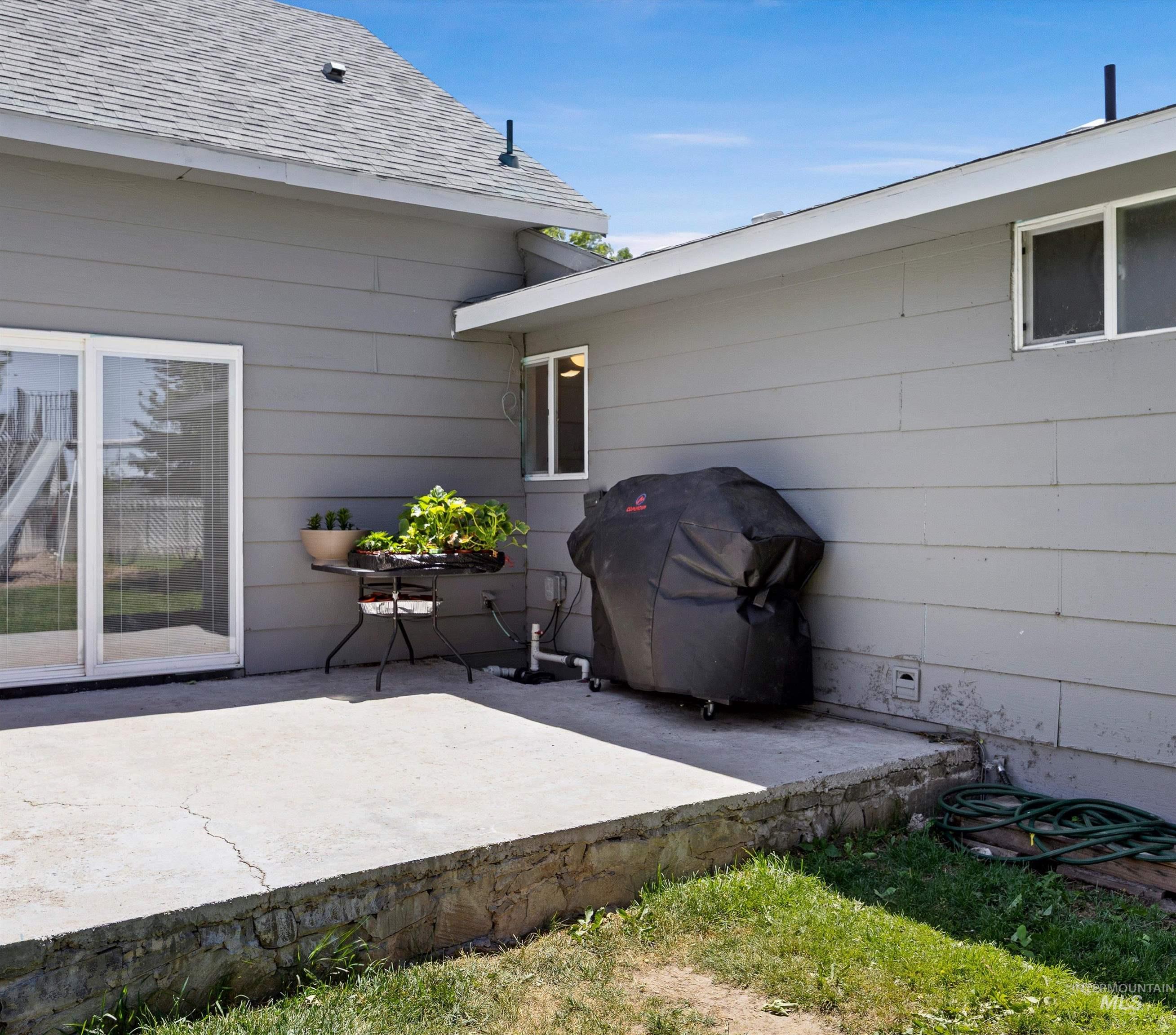 106 Maplewood Cr, Rupert, Idaho 83350, 5 Bedrooms, 3 Bathrooms, Residential For Sale, Price $384,000,MLS 98984967