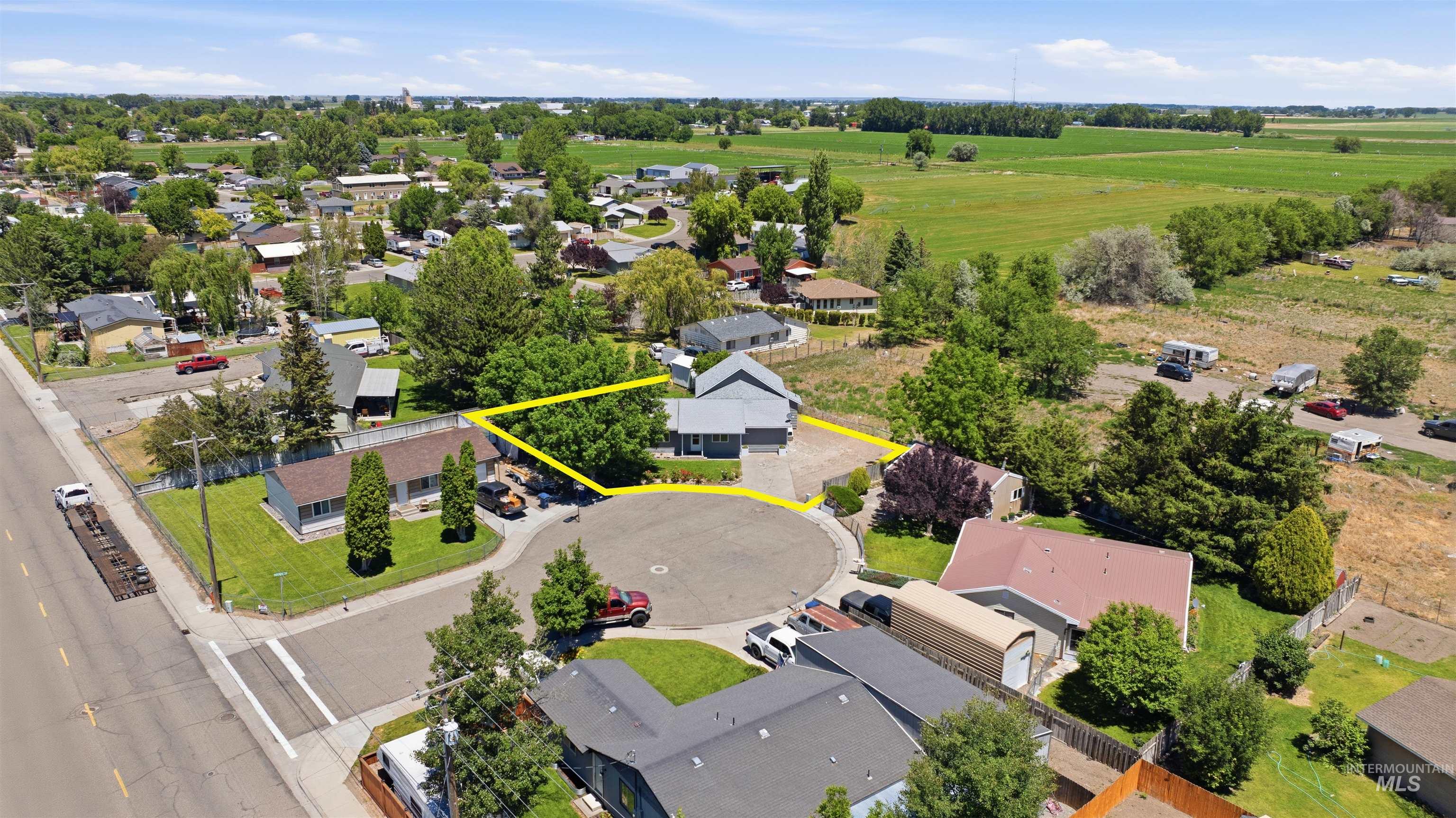 106 Maplewood Cr, Rupert, Idaho 83350, 5 Bedrooms, 3 Bathrooms, Residential For Sale, Price $384,000,MLS 98984967