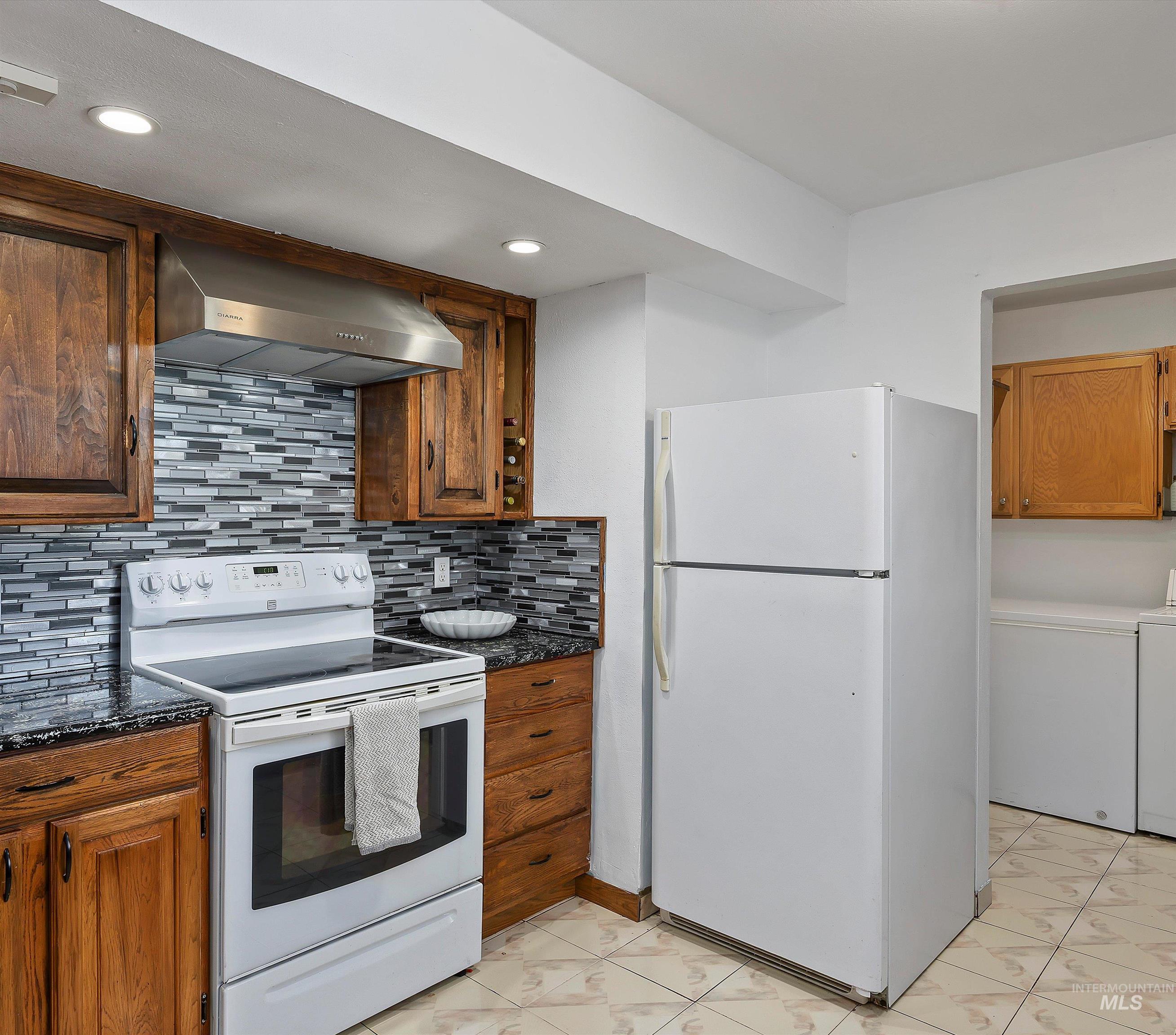 106 Maplewood Cr, Rupert, Idaho 83350, 5 Bedrooms, 3 Bathrooms, Residential For Sale, Price $384,000,MLS 98984967